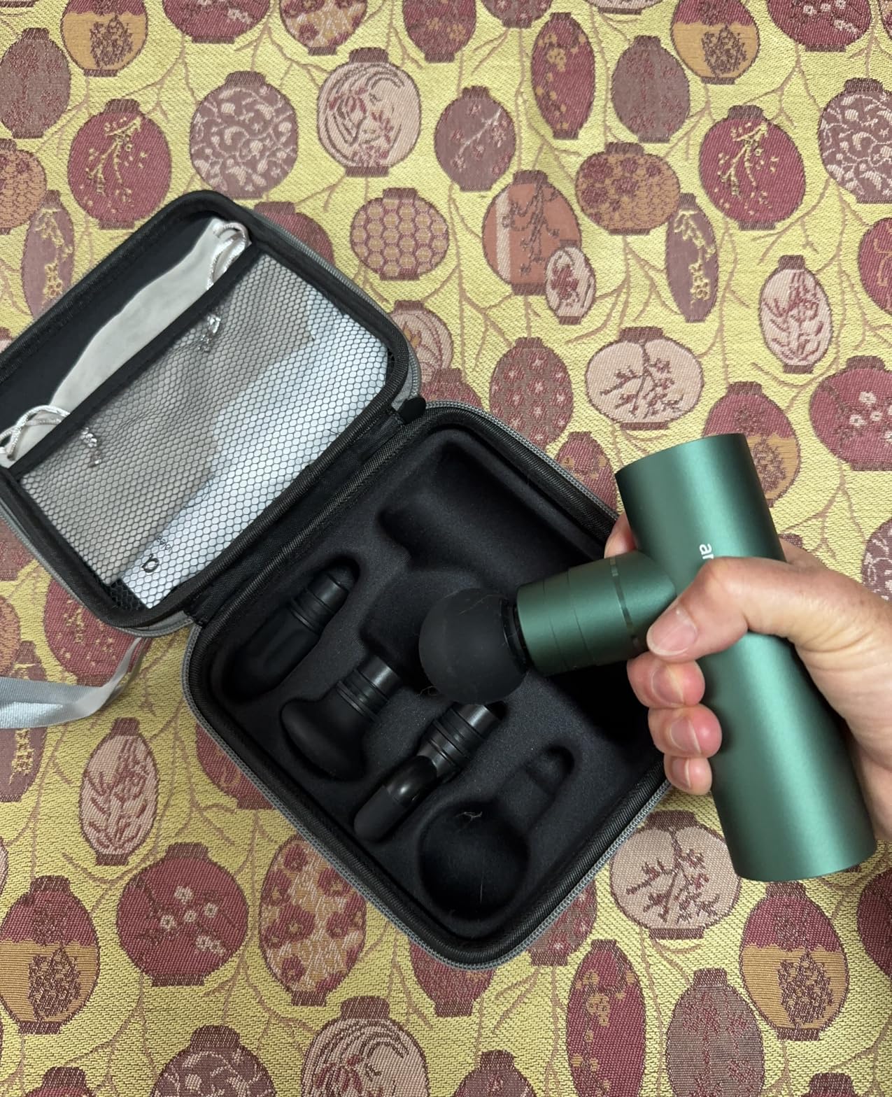 arboleaf Massage Gun Deep Tissue, Balance of Power & Portability Full-Metal Percussion Massager with Silent Brushless Motor - Ultra-Quiet Pocket-Sized for Athletes Back Pain Relief customer photo 1