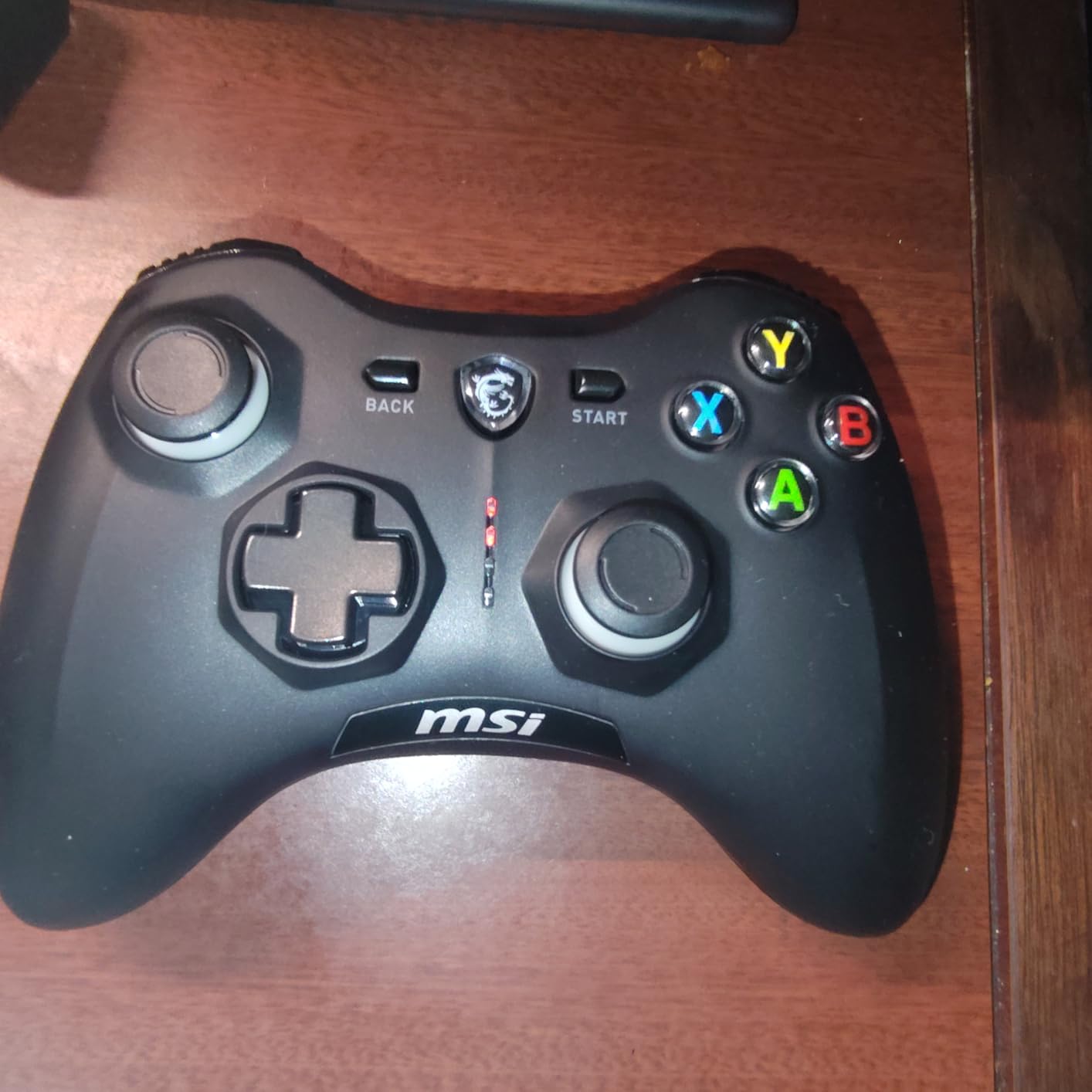 msi Force GC30V2 Wireless Gaming Controller, Dual Vibration Motors, Dual Connection Modes, Interchangable D-Pads, Compatible with PC & Android, Black customer photo 2
