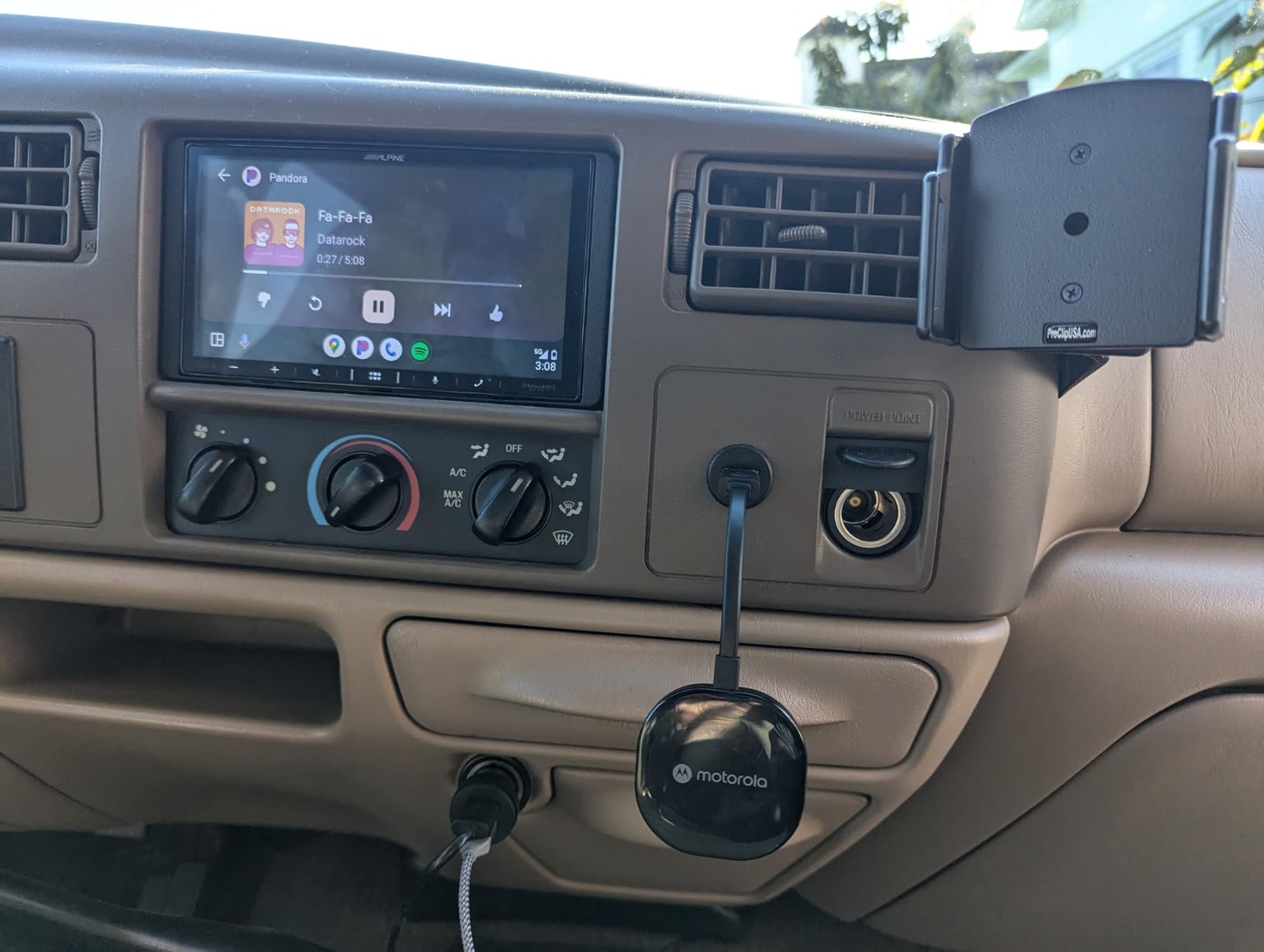Motorola Sound MA1, the Only Google Authorized Wireless Android Auto Car Adapter, Smartphone to Screen Wireless Bridge Car Accessories, USB Type-A customer photo 1