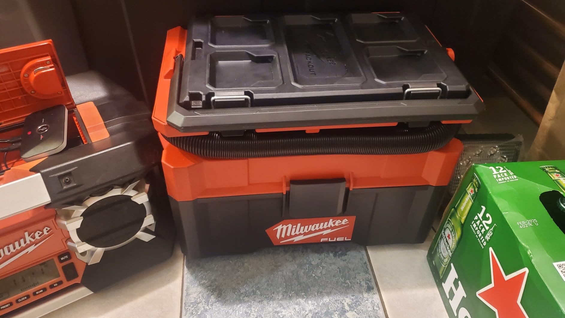 Milwaukee M18FPOVCL 800W 2.5 Gallon 87 Decibel Wet/Dry Vacuum customer photo 1