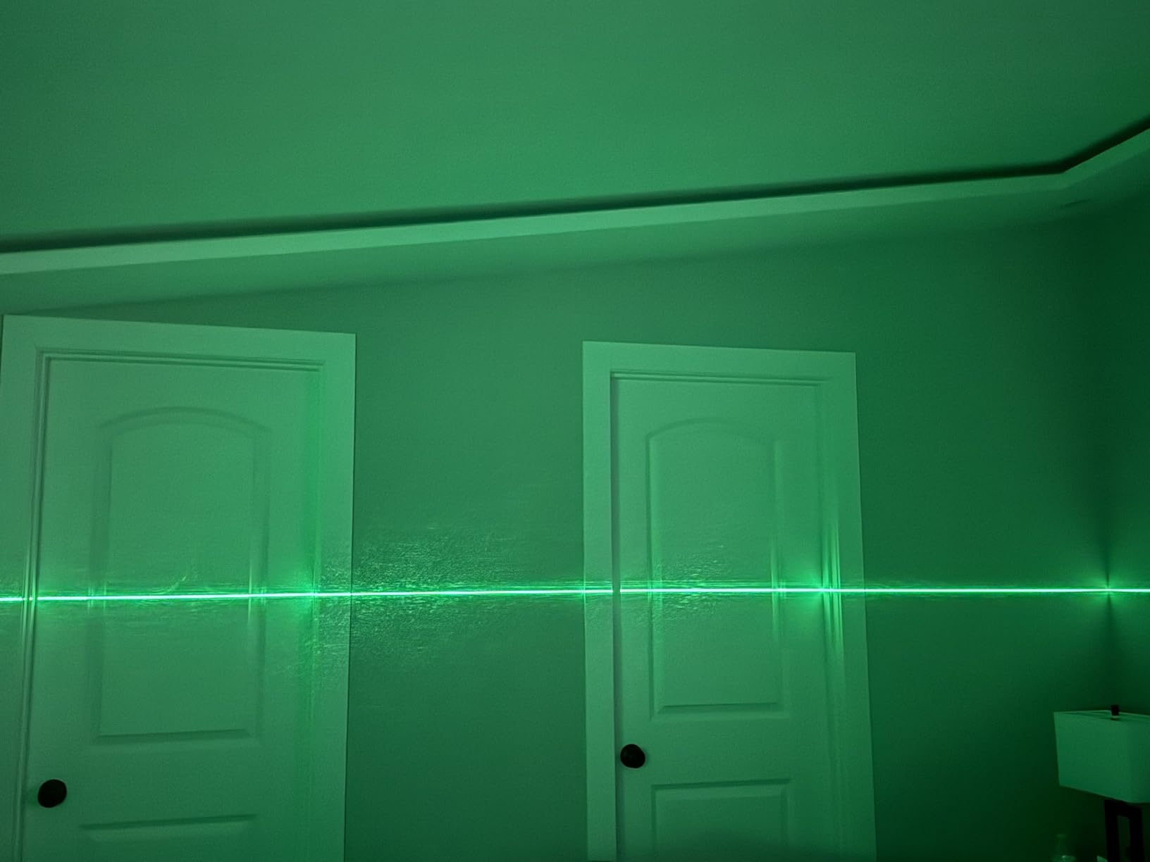 IKOVWUK Laser Level with 12 Green Lines, Built-in 5200 mAh Li-ion Battery customer photo 1