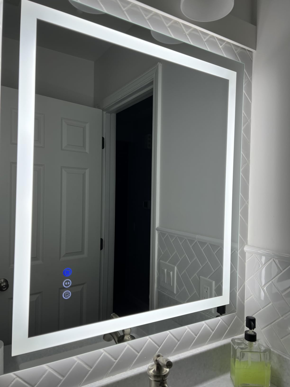 LOAAO 24X32 LED Bathroom Mirror with Lights, Anti-Fog, Dimmable, Backlit + Front Lit, Lighted Bathroom Vanity Mirror for Wall, Memory Function, Tempered Glass, Shatter-Proof, ETL Listed customer photo 2