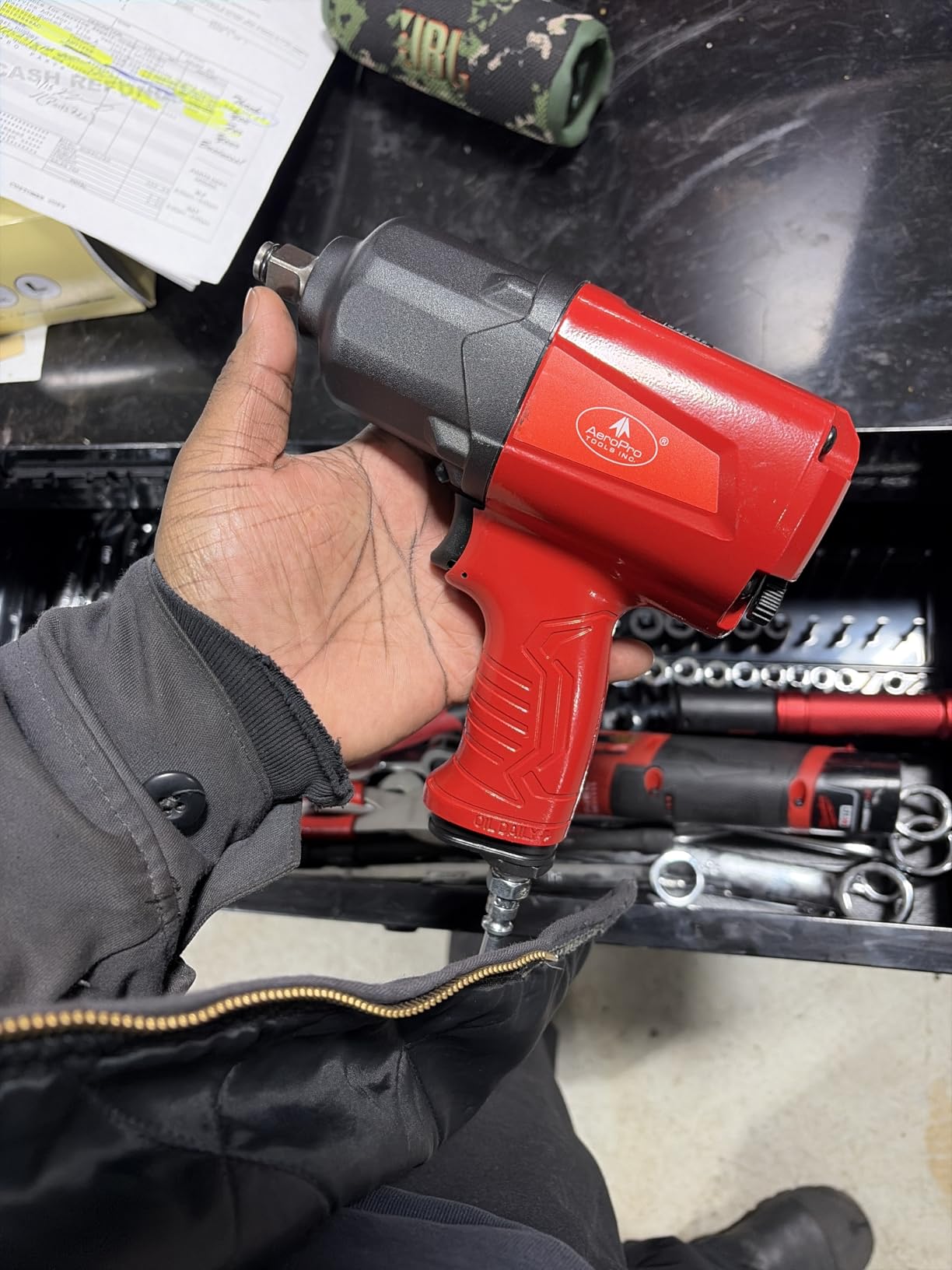 AEROPRO TOOLS 1/2-Inch Aluminum Air Impact Wrench(A398),Twin Hammer with 1380FT-LB Max Loosening Torque, Pneumatic Impact Gun, for Auto Repair, Tire Shop (Aluminum Housing) customer photo 1