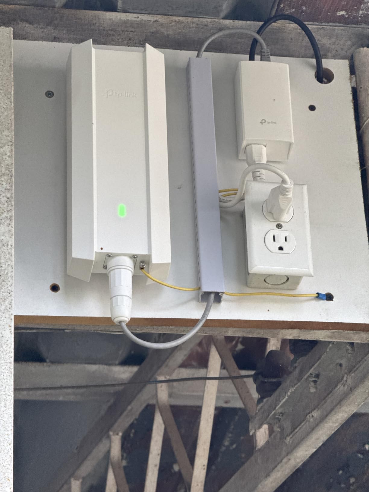 TP-Link Omada Long Range Outdoor Access Point | WiFi Extender Outdoor Universal Compatible | WiFi 6 AX1800 Dual Band | IP68 Weatherproof | Seamless Roaming | Omada Remote Managed (EAP610-Outdoor) customer photo 2