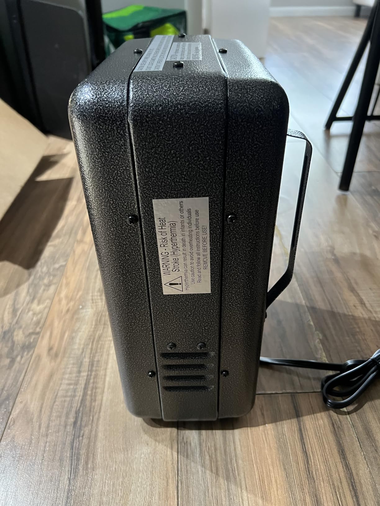 Shinic Space Heater,1500W Milkhouse Heater with Thermostat, Stay Cool Durable Metal Housing, Overheat protection, 3-Prong Plug, Tip-Over Auto Shut Off, Utility Heater for Garage, Bedroom, Greenhouse customer photo 1