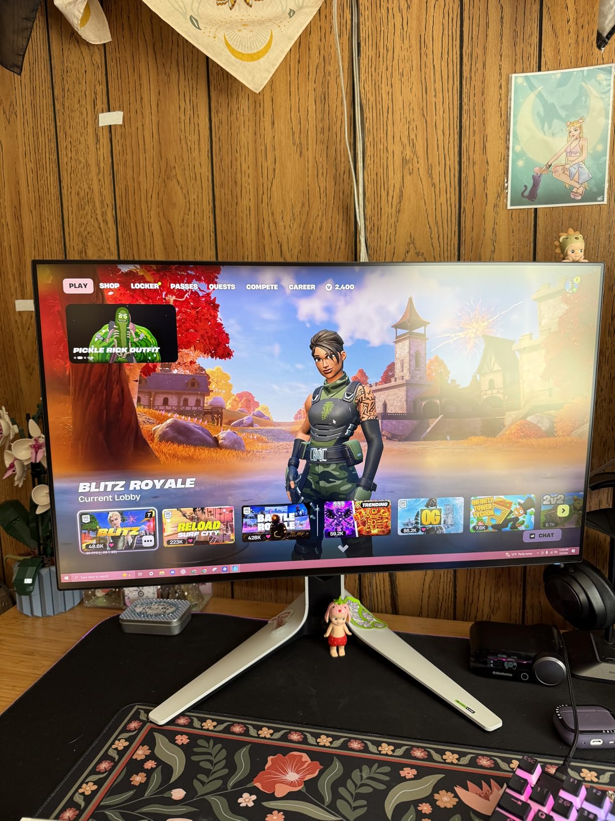 Alienware AW2723DF Gaming Monitor - 27-inch (2560 x 1440) 240Hz Display (DP 1.4), 1ms Response Time, NVIDIA G-Sync, Preset OSD Modes, Height/Tilt/Swivel/Pivot Adjustability customer photo 1