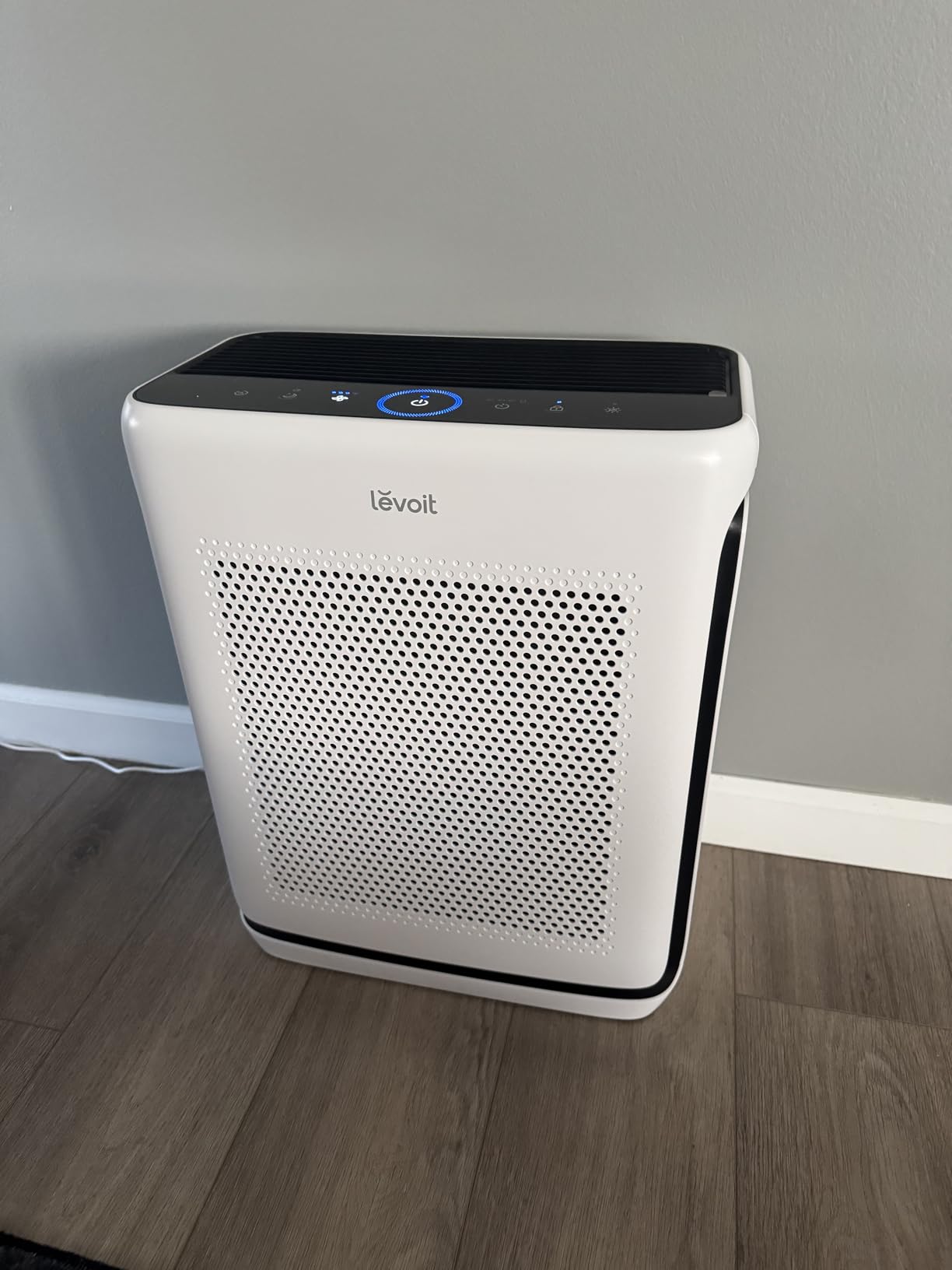 LEVOIT Air Purifiers for Home Large Room Up to 1875 Ft² with Washable Pre-Filter, AHAM VERIFIDE, Air Quality Monitor, HEPA Sleep Mode for Allergies, Pet Hair in Bedroom, Vital 200S-P, White customer photo 1