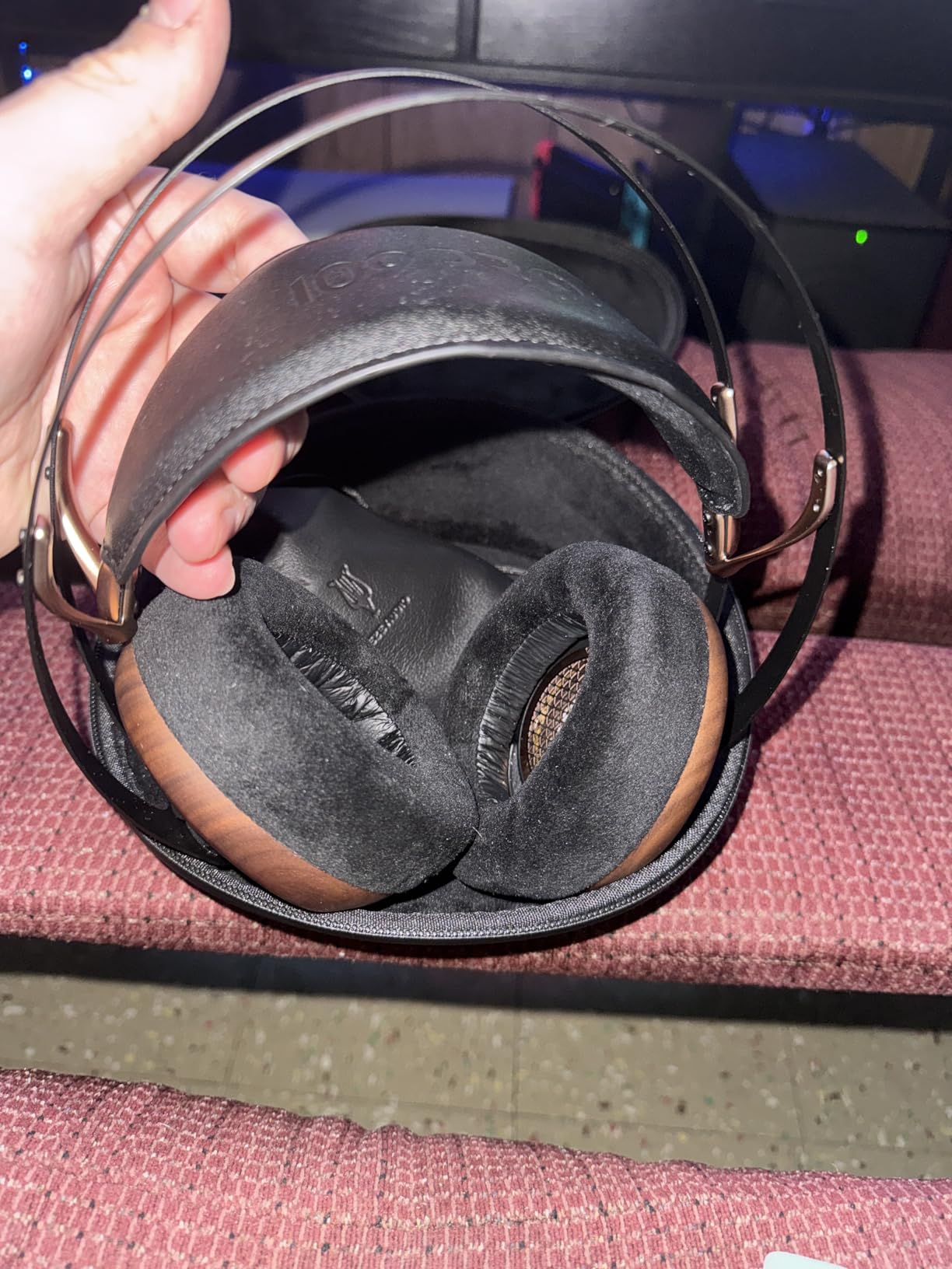 MEZE AUDIO 109 PRO | Wired Over-The-Ear Walnut Wood Audiophile Open-Back Headphones | 50mm Dynamic Drivers customer photo 2