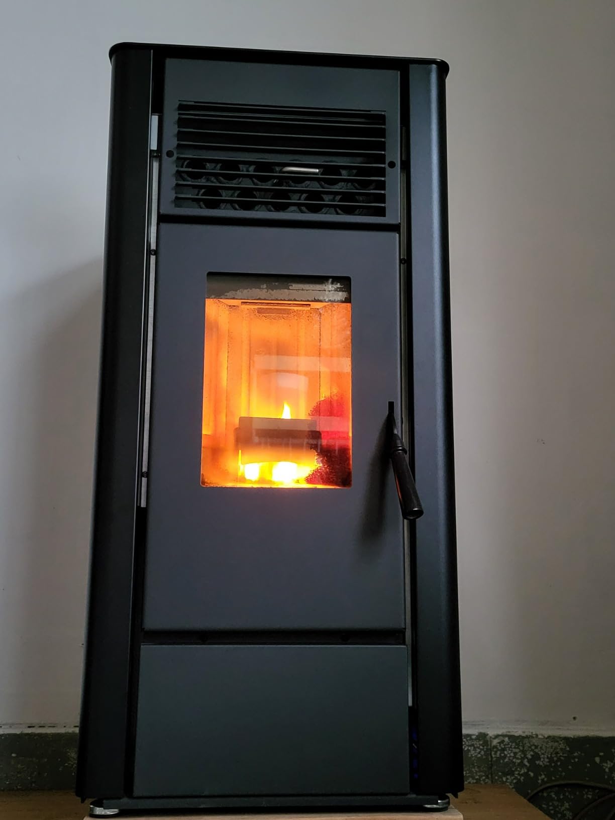 Freedom Stove PS21 Pellet Stove - Red | 24V Battery Backup Ready, Wi-Fi Enabled Controls customer photo 2