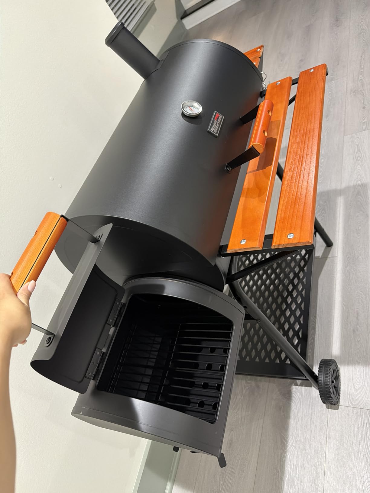 Royal Gourmet CC1830W 30-Inch Charcoal Grill with Offset Smoker and Wood-Painted Side Table, 811 Sq. In. Cooking Area customer photo 1