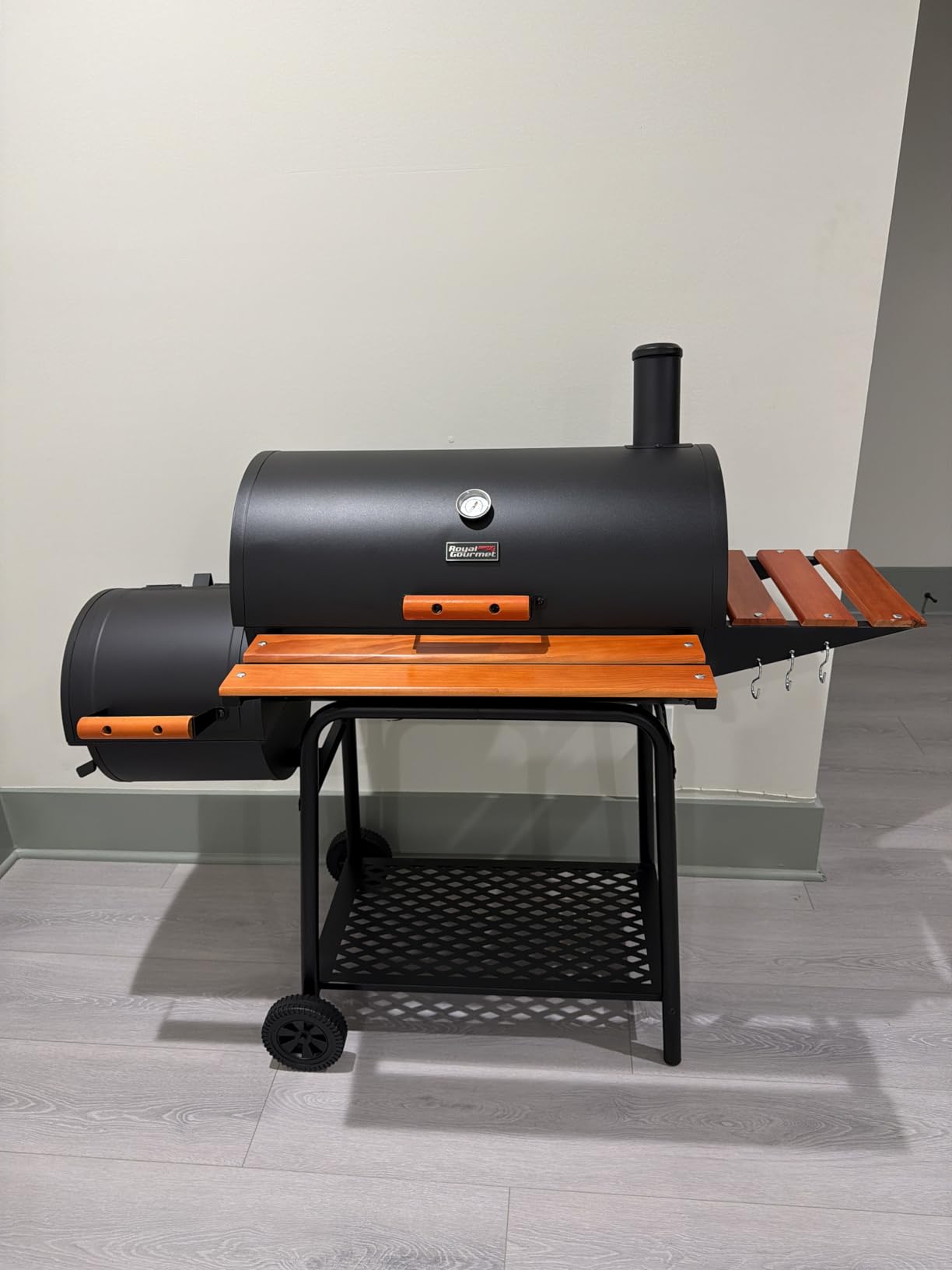 Royal Gourmet CC1830W 30-Inch Charcoal Grill with Offset Smoker and Wood-Painted Side Table, 811 Sq. In. Cooking Area customer photo 2