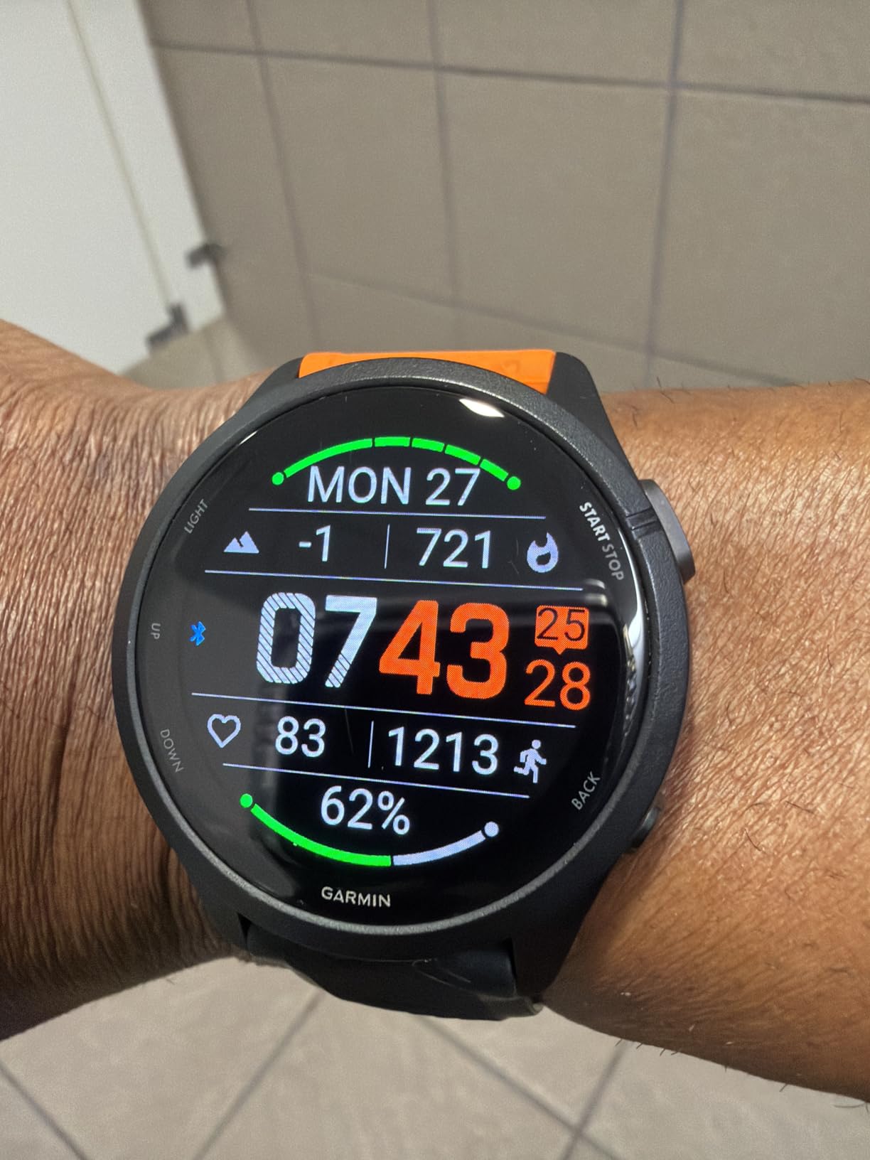 Garmin Forerunner 265 Running Smartwatch, Colorful AMOLED Display, Training Metrics and Recovery Insights, Black and Powder Gray customer photo 2