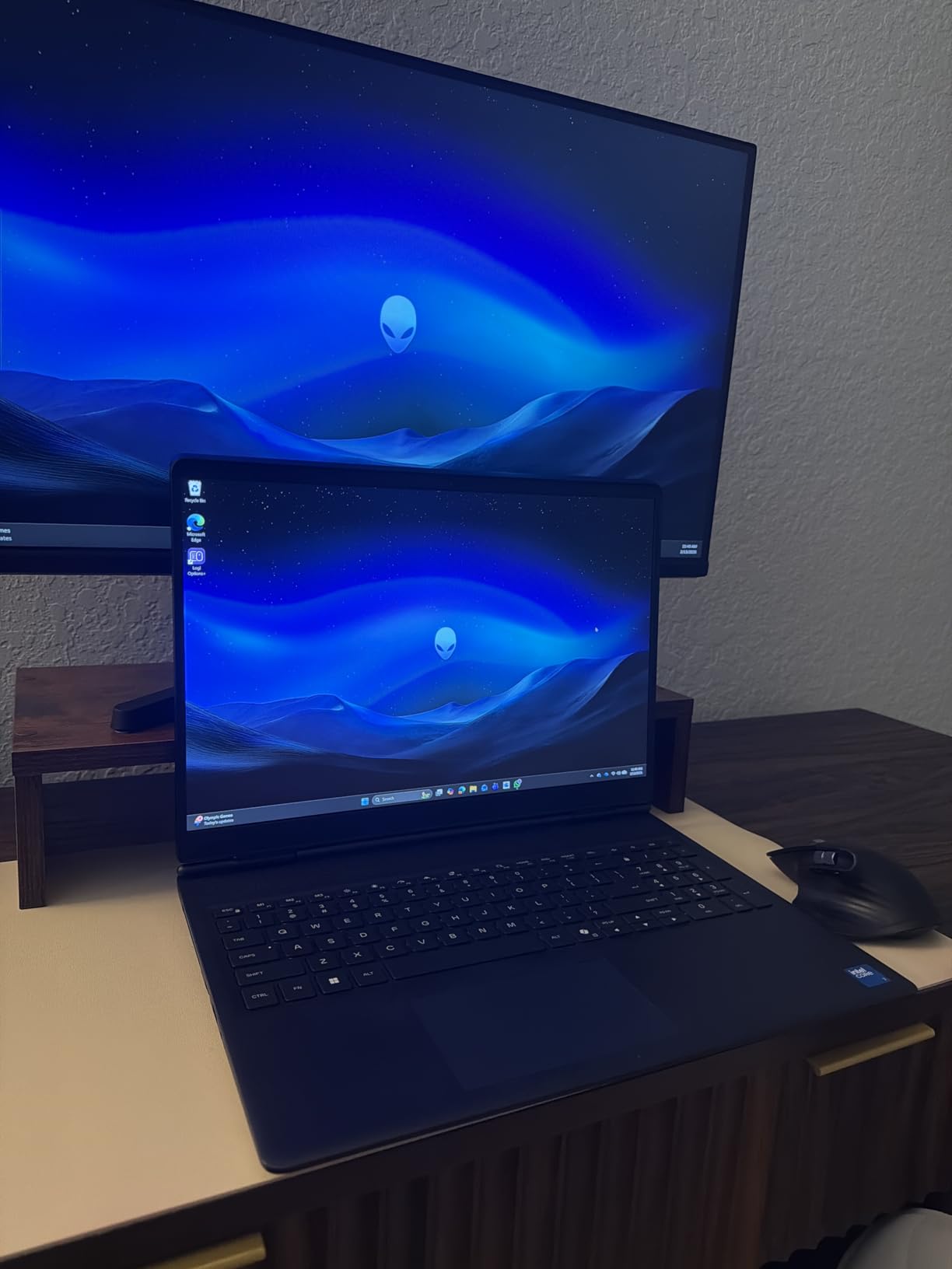 16 Aurora Gaming Laptop AC16250-16