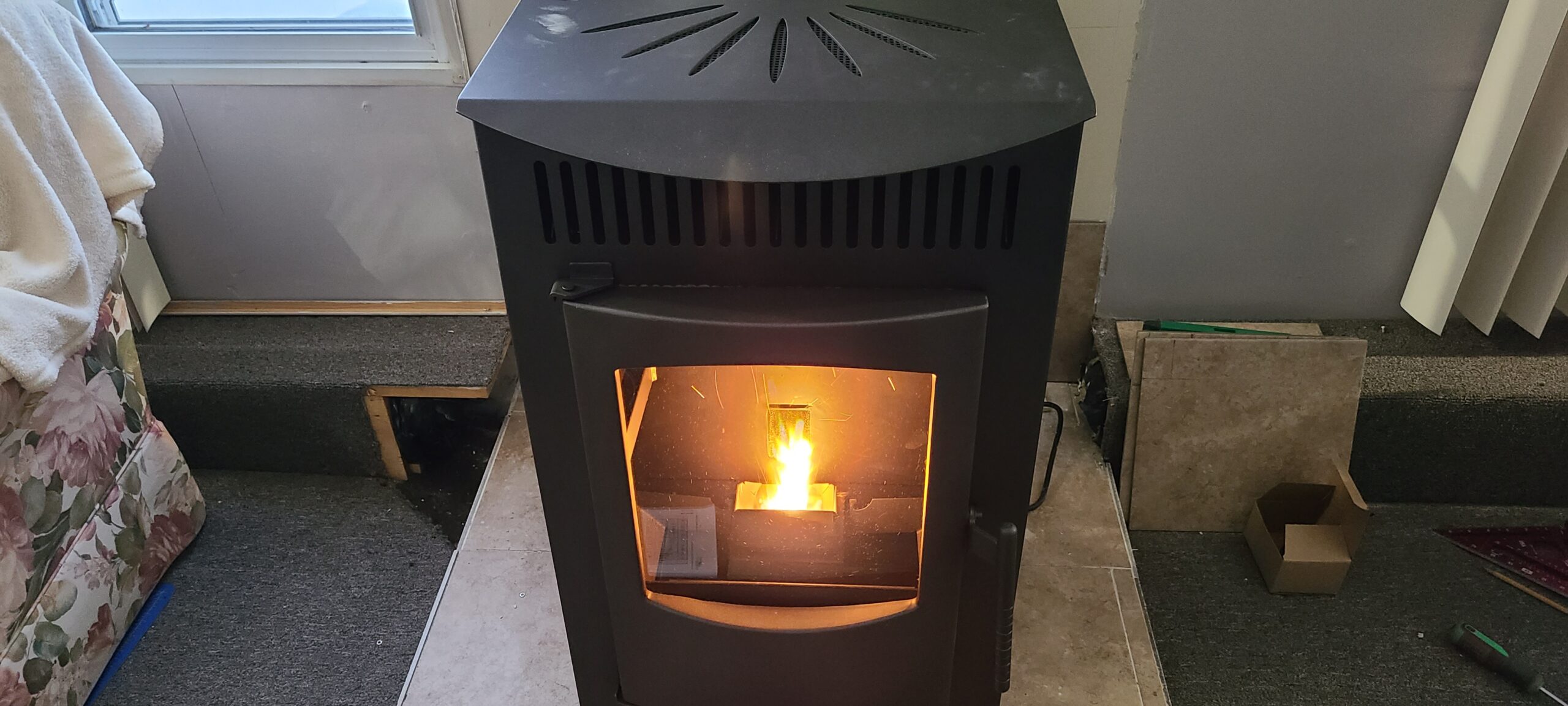 Castle 41278 Serenity Pellet Stove, 1,500 square ft. Heating Capability, Smart Controller Features Manual, Weekly, Thermostat and Eco Operating Modes, 40lb Hopper Capacity, Easy Clean Design, Black customer photo 3