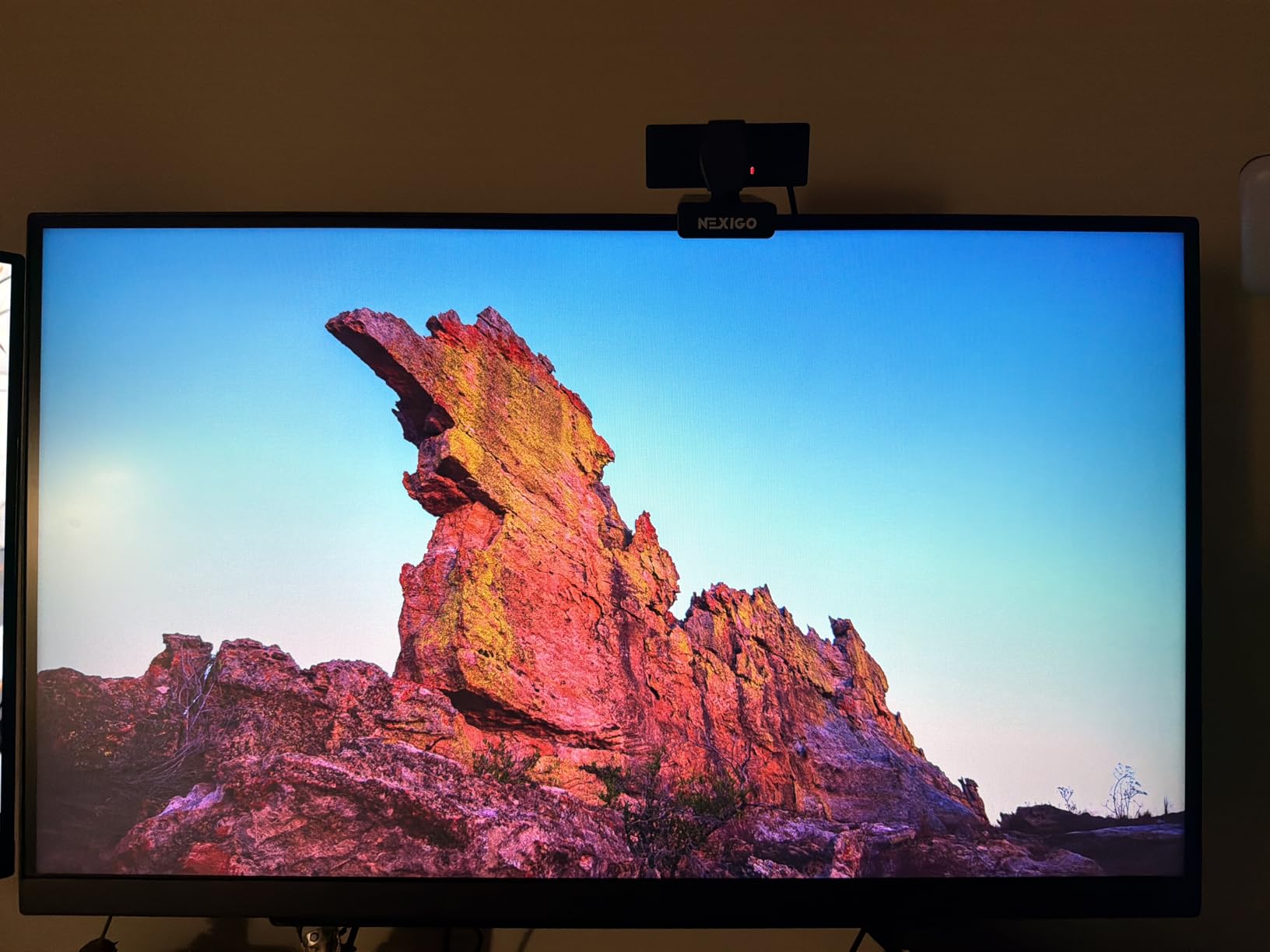 LG 27GR83Q-B 27-inch Ultragear QHD (2560x1440) IPS Gaming Monitor, 240Hz, 1ms, DisplayHDR 400, G-Sync AMD FreeSync Premium, HDMI 2.1 DisplayPort customer photo 1
