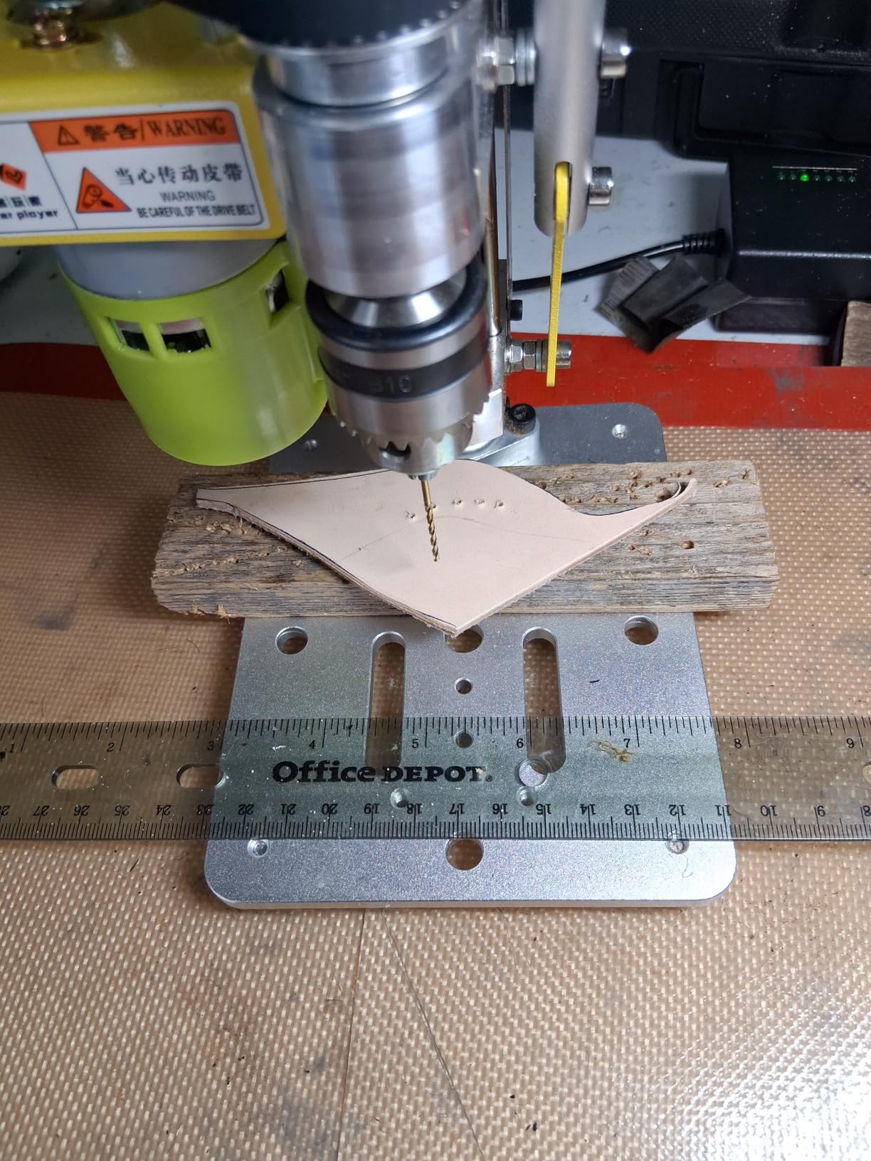 Mini Bench Drill Press, LAKIX Small Benchtop Drill Press High Precison, Low Noise, Compact Size Desktop Drilling Machine, 7-Speed B10 Chuck for Handicraft, DIY Jewelry Making, Metal Wood Working customer photo 1