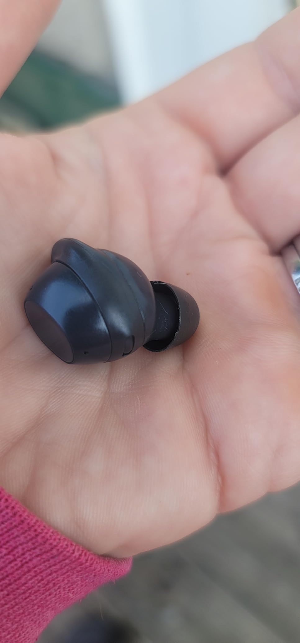 Samsung Galaxy Buds FE True Wireless Bluetooth Earbuds, Comfort and Secure in Ear Fit, Auto Switch Audio, Touch Control, Built-in Voice Assistant, Graphite [US Version] customer photo 1
