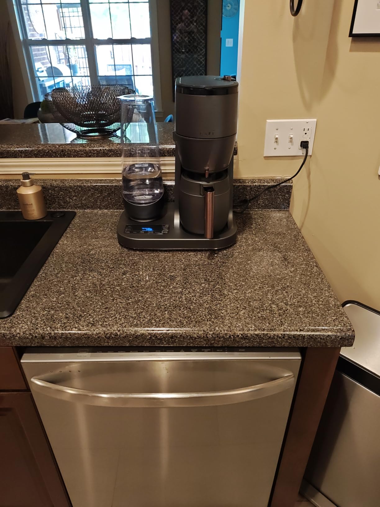 Café Specialty Grind and Brew Coffee Maker, Single-Serve Option, 10-Cup Thermal Carafe, WiFi Enabled Technology, Smart Home Kitchen Essentials, SCA Certified, Barista-Quality Brew, Matte Black customer photo 1