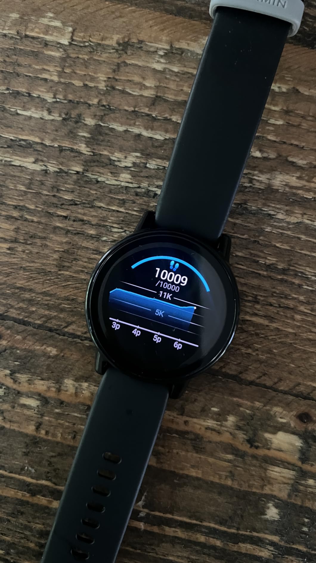 Garmin vívoactive 5, Health and Fitness GPS Smartwatch, AMOLED Display, Up to 11 Days of Battery, Ivory customer photo 1