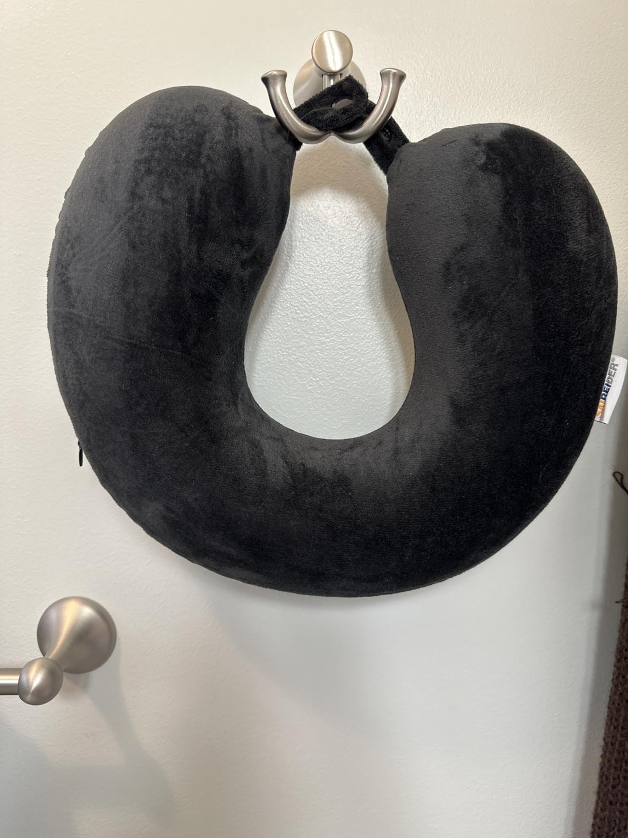 SAIREIDER Travel Pillow 100% Pure Memory Foam Travel Neck Pillow, Airplane Pillow for Traveling, Car, Home, Office, Washable Cover (Black) customer photo 2