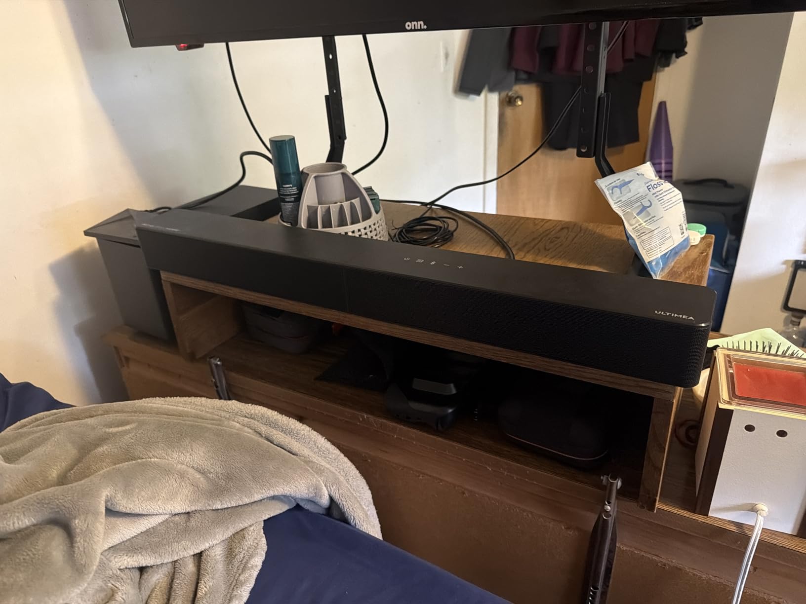 ULTIMEA 5.1 Sound Bar, 410W Dolby Atmos Surround Sound System for TV, 3D Sound Bars for Smart TV w/Subwoofer customer photo 1
