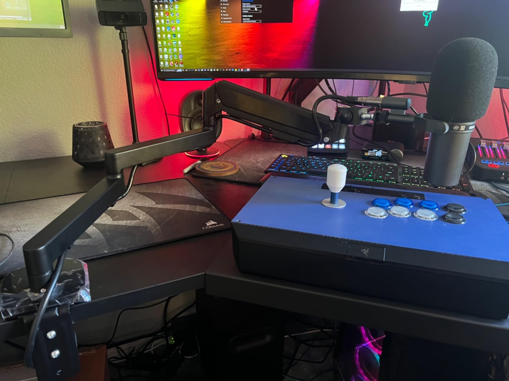 Neewer Low Profile Mic Arm Desk Mount, 360° Swivel Boom Arm with Pneumatic Damping Adjustable, Cable Management, Compatible with Shure MV7 SM7B Blue Yeti Gaming Streaming Podcast Microphone, MS002 customer photo 2