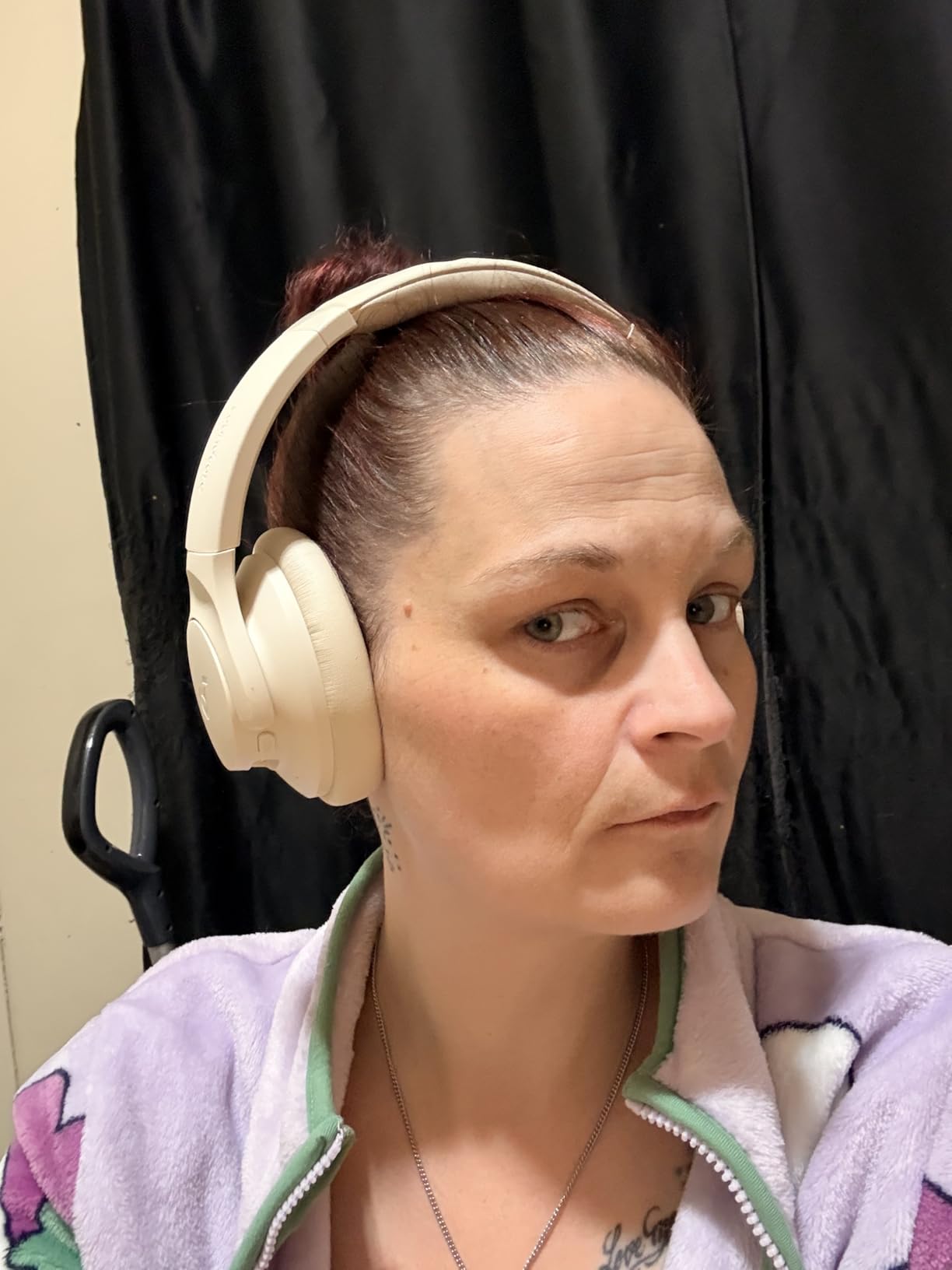 Soundcore by Anker Q20i Hybrid Active Noise Cancelling Headphones, Wireless Over-Ear Bluetooth, 40H Long ANC Playtime, Hi-Res Audio, Big Bass, Customize via an App, Transparency Mode (White) customer photo 1
