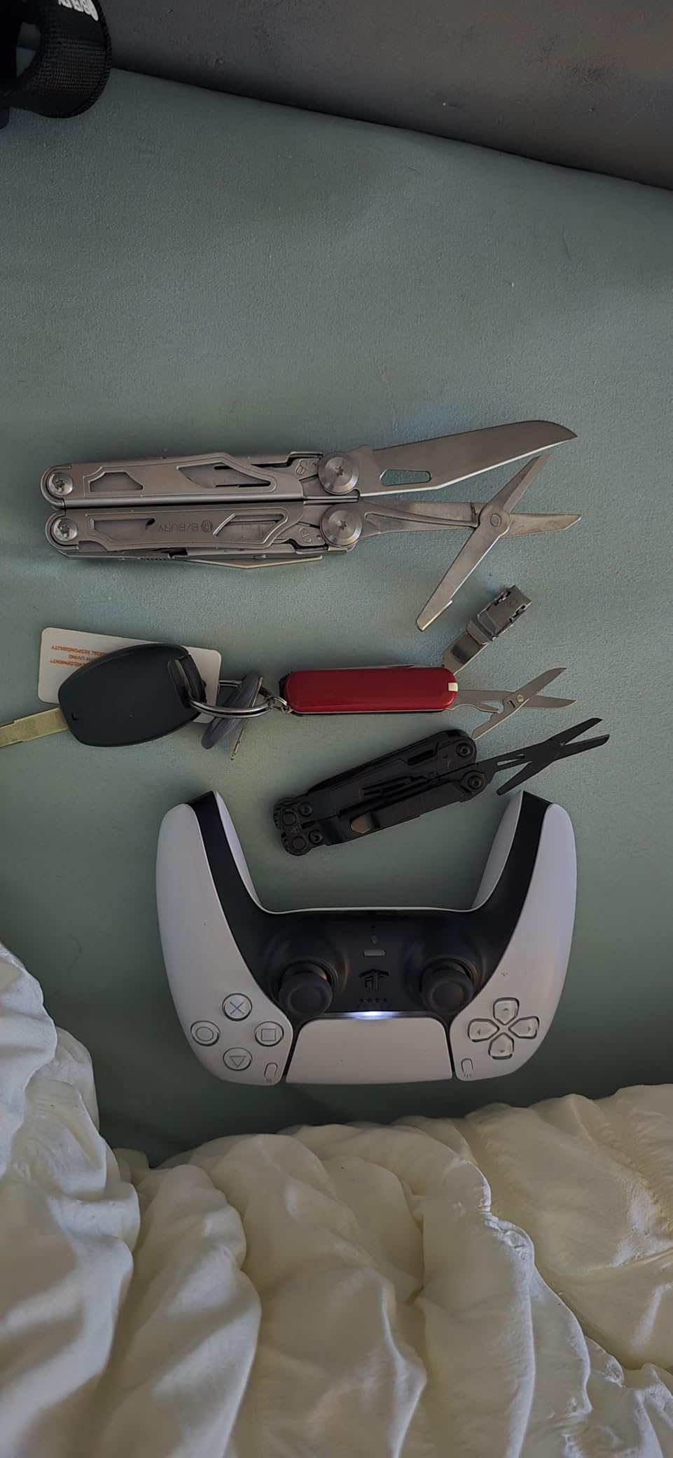 BIBURY Multitool Pliers Pro BI2045, 31-in-1 Stainless Steel Multi Tool with Replaceable Wire Cutters and Saw, Foldable Heavy-duty Multitool Set with Scissors and Screwdriver for Hiking Camping Repair customer photo 2