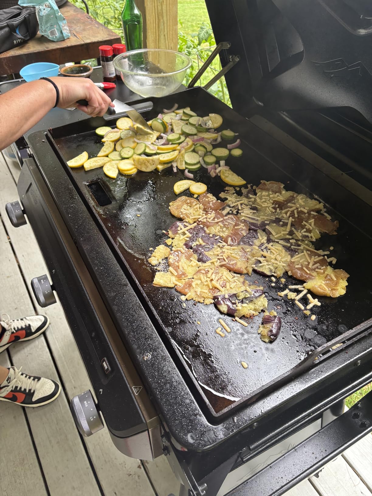 Traeger Grills Flatrock, 33 Inch Flat Top Griddle, Outdoor Gas Grill with 3-Zone TruZone Cooking, Even Heat, Fuel Sensor, and EZ-Clean Grease Management, Premium Propane Griddle customer photo 1