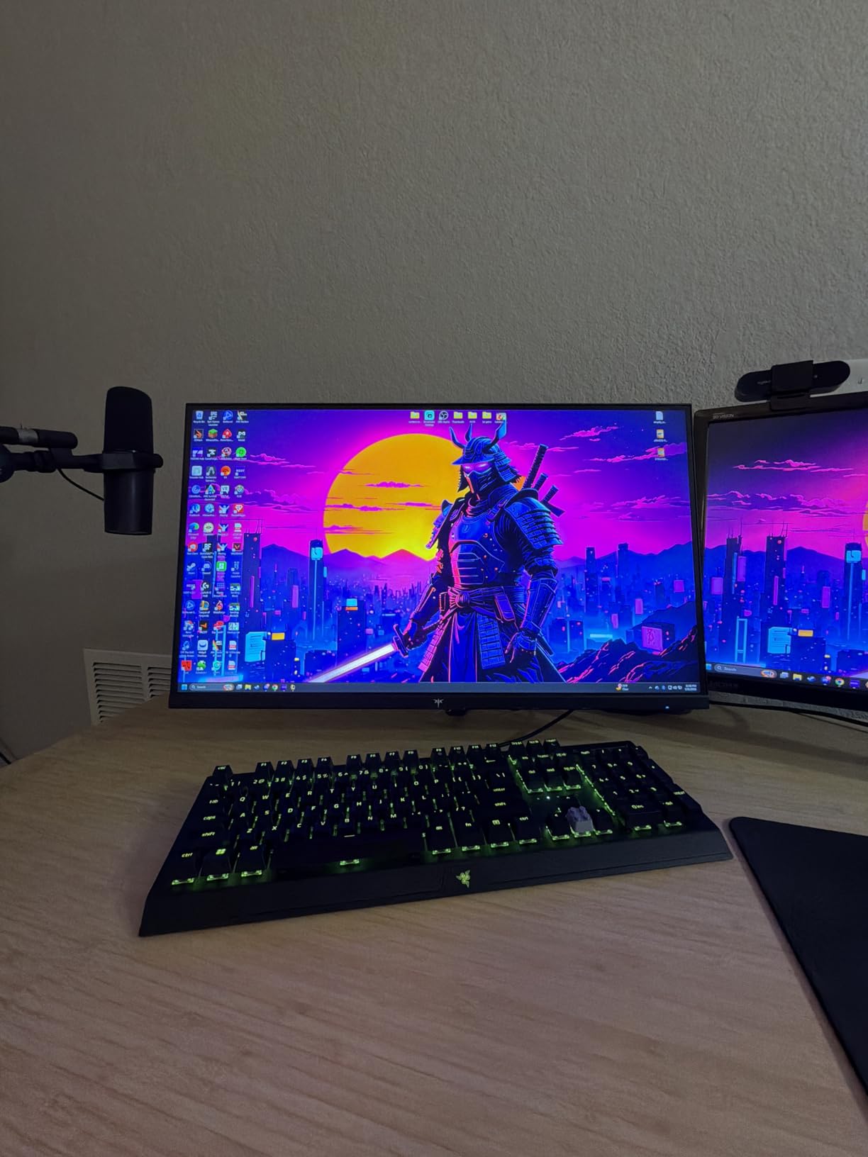 KTC 27-inch 4K UHD 144Hz Gaming Monitor Fast IPS Panel 160Hz 1ms GTG HDR400 132% sRGB HDMI2.1/DP1.4 VESA Mount Height/Tilt/Pivot/Swivel Stand Vertical Monitor customer photo 1