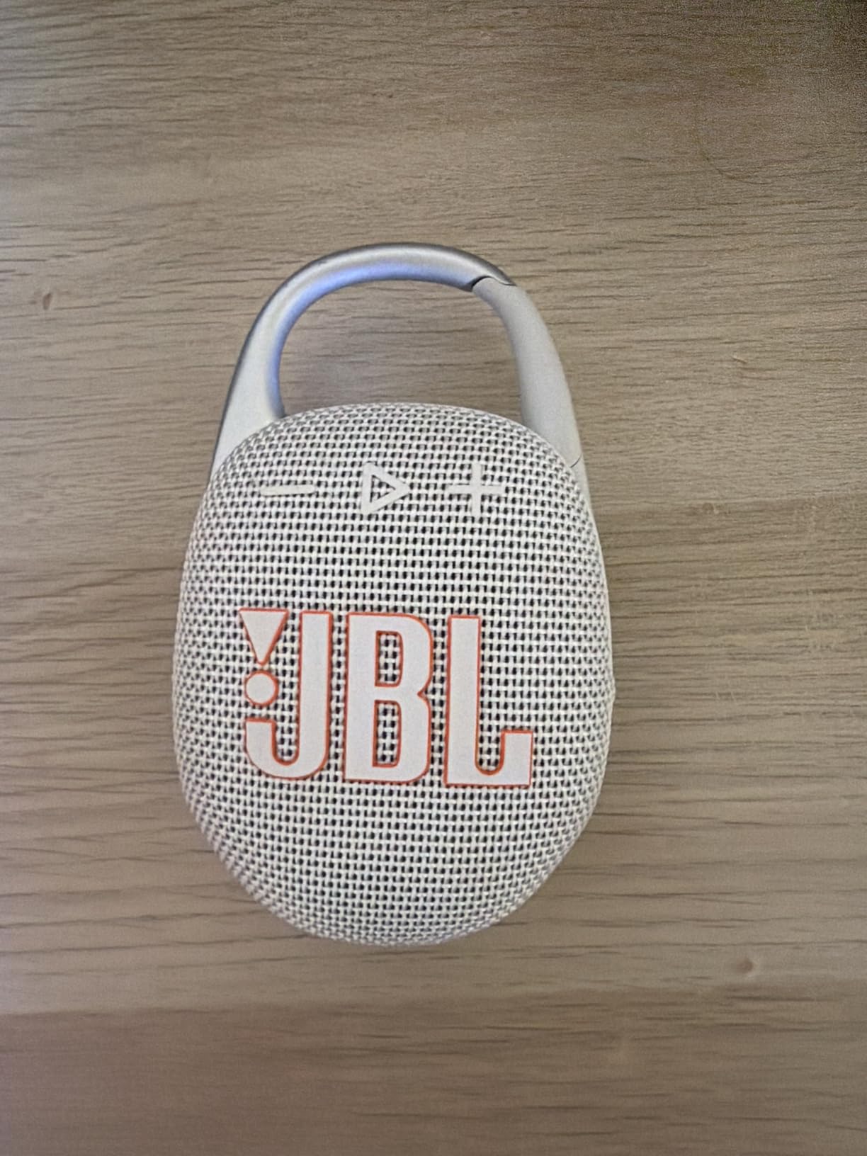JBL Clip 5 - Ultra-Portable, Waterproof & Dustproof Bluetooth Speaker, Big JBL Pro Sound with Punchy bass, Integrated Carabiner, Up to 12 Hours of Play, Made in Part with Recycled Materials (Black) customer photo 1