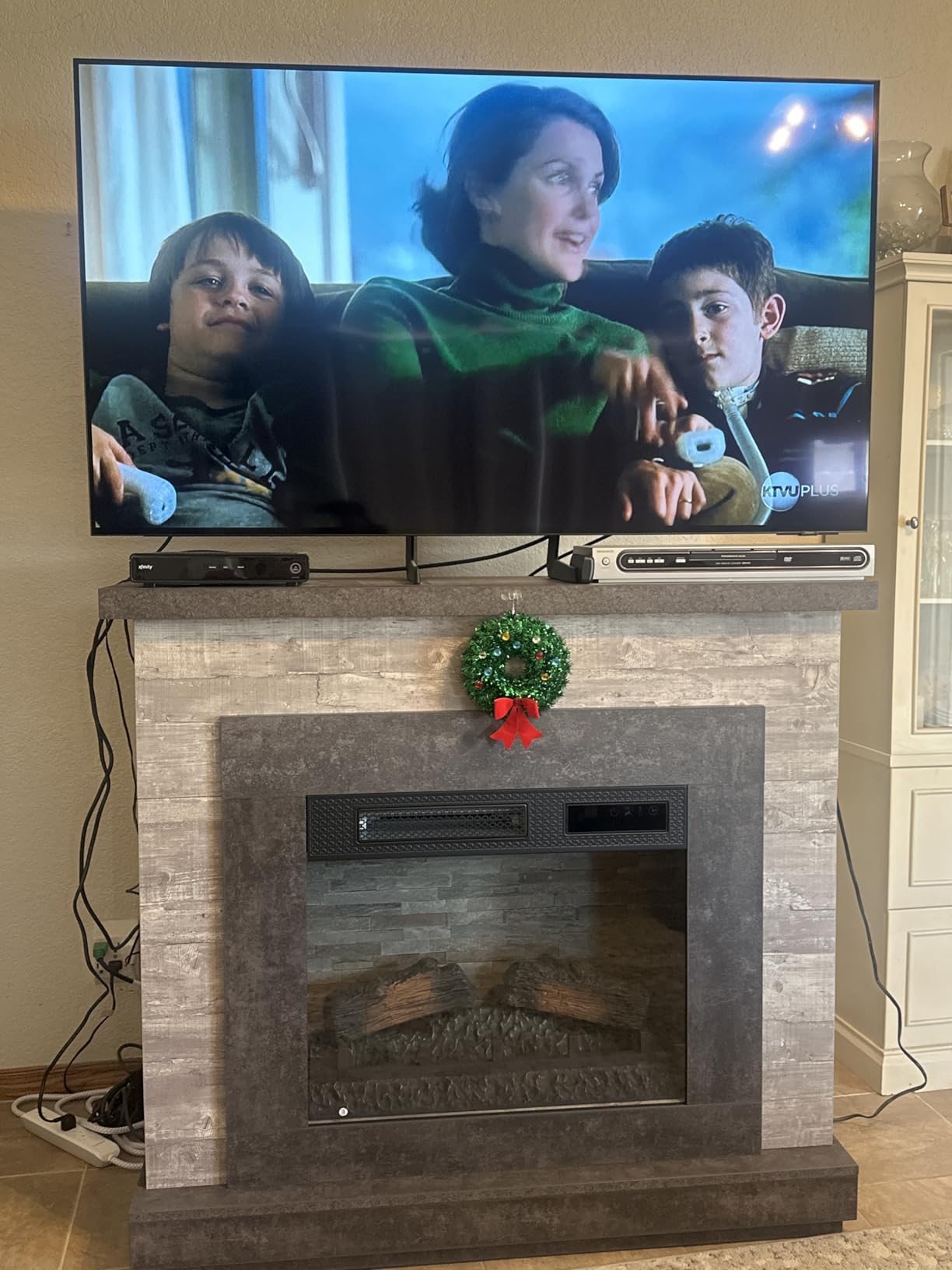 Samsung 77-Inch Class OLED 4K S85D Series HDR Smart TV w/Dolby Atmos, Object Tracking Sound Lite, Laser Slim Design, Motion Xcelerator, Real Depth Enhancer, Alexa Built-in (QN77S85D, 2024 Model) customer photo 2