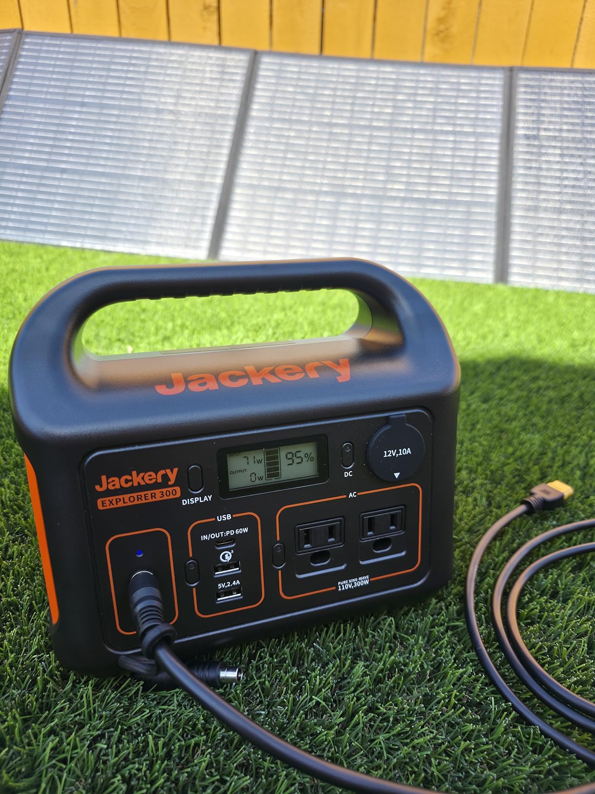 ZOUPW 200W Portable Solar Panel for Power Station, 23.5% Efficiency Mono Foldable Solar Charger with 4 Kickstands for Jackery 1000 V2/Bluetti/EcoFlow/Anker, IP67 Waterproof for Camping RV Power Backup customer photo 2