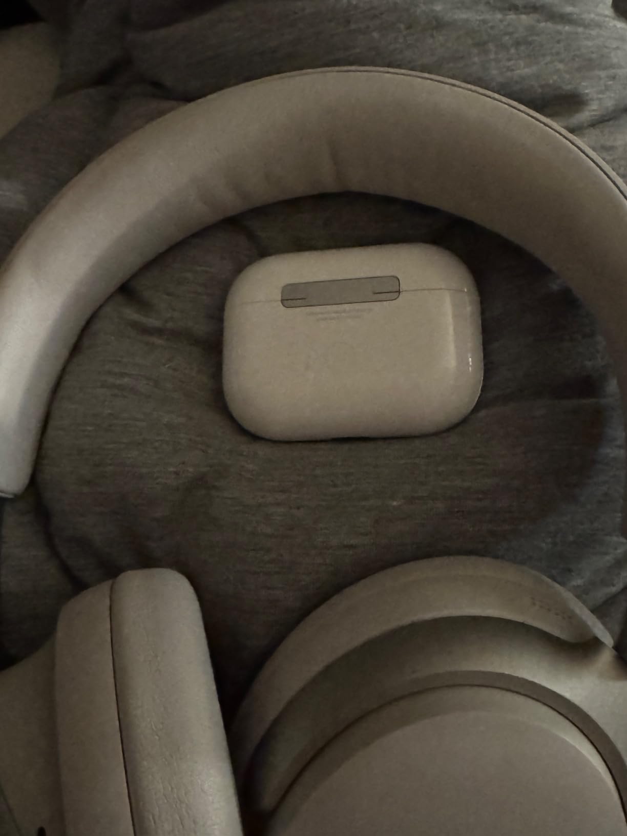 Bose QuietComfort Ultra Bluetooth Headphones, Wireless Headphones with Spatial Audio, Over Ear Noise Cancelling with Mic, Up to 24 Hours of Playtime, Lunar Blue - Limited Edition Color customer photo 2