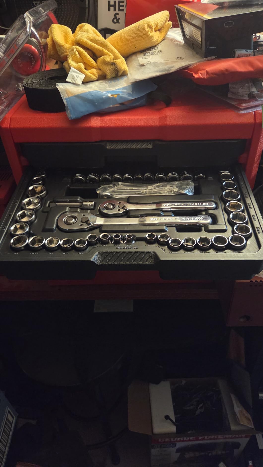 CRAFTSMAN Mechanics Tool Set, 256-Piece Hand Tool and Socket Set with 72-tooth Low Profile Ratchet and 2-Drawer Tool Box (CMMT45256) customer photo 1