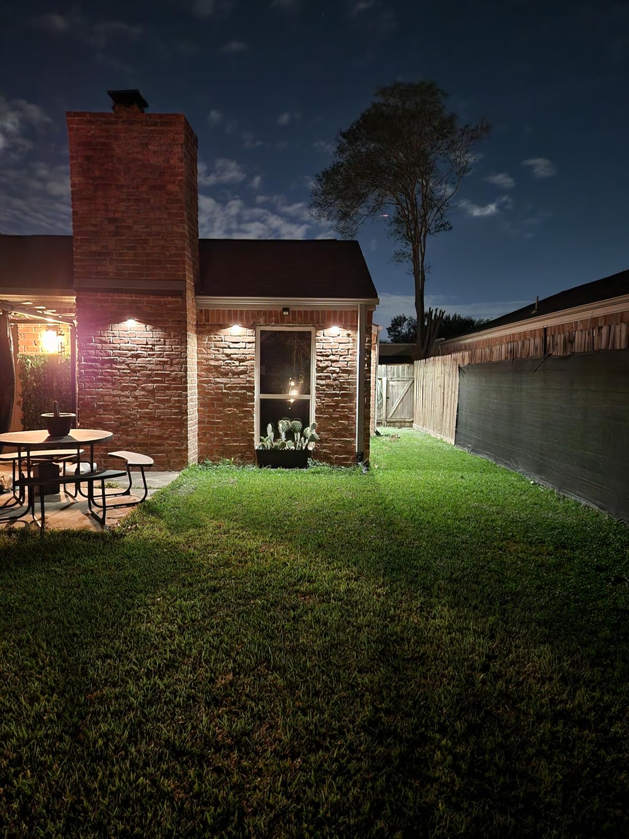 Govee Outdoor Deck Lights, RGBIC Outdoor Lights with 4000K White Light, IP65 Smart Fence Lights with App Control, Voice Control, LED Path Light for Outdoor Decor, Wired 6 Packs (32.8ft) customer photo 2