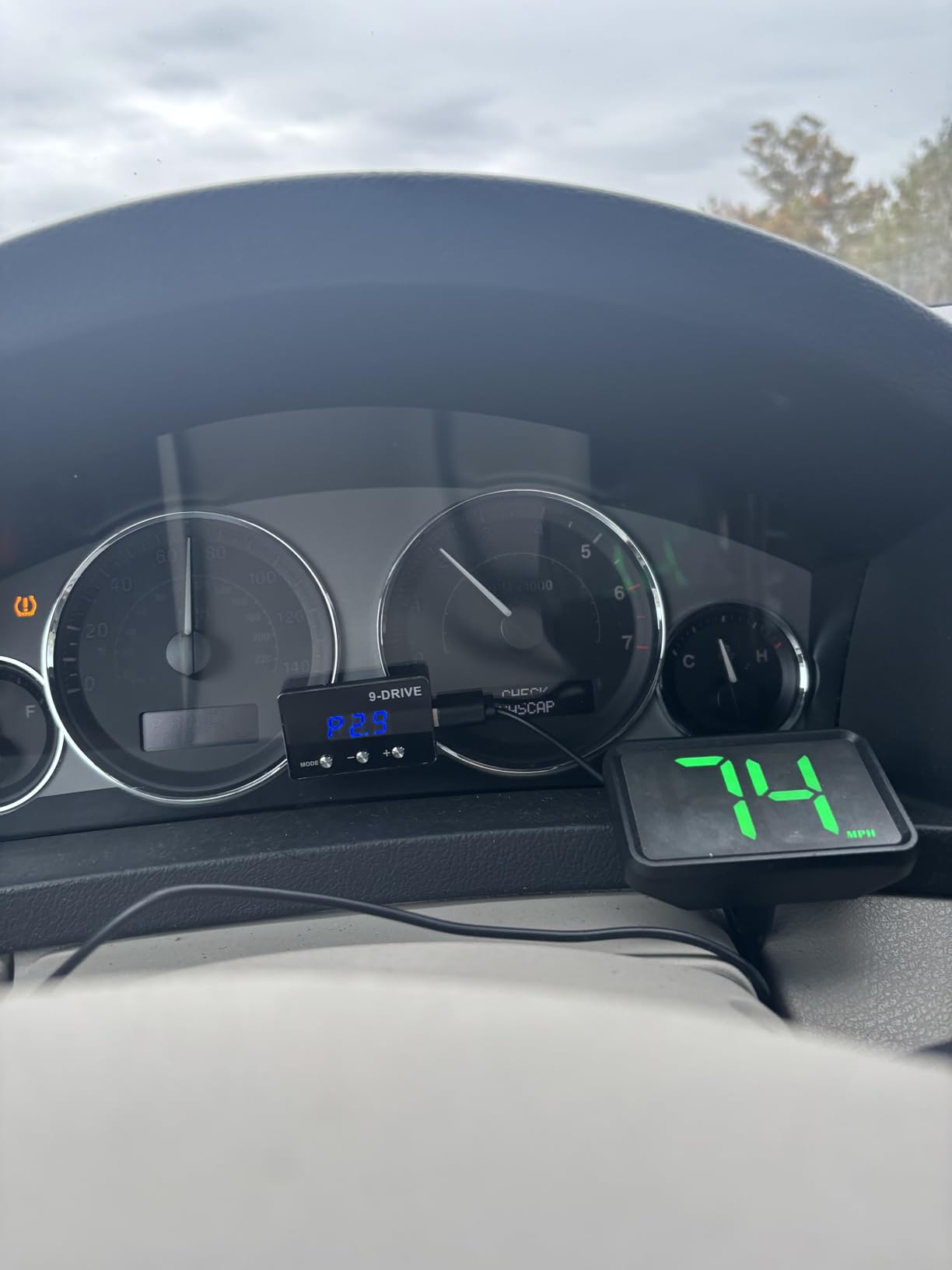 Heads Up Display for Cars Windshield with MPH Speed, HUD Display Digital Speedometer for Car Used USB Plug, Universal GPS Speedometer for Car Accessories Fit for Cars SUVs Trucks (MP/H) customer photo 2