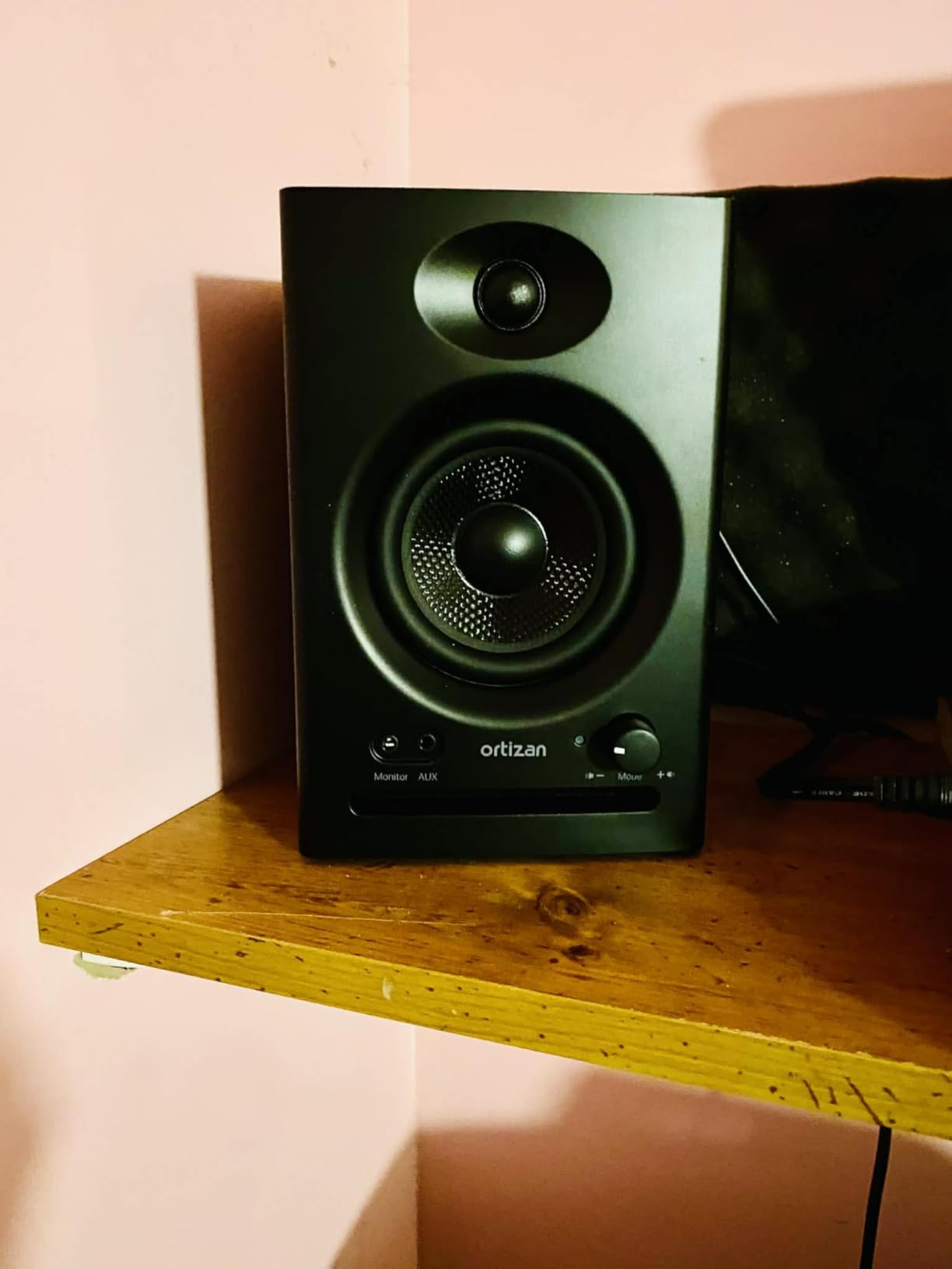 Ortizan C7 Dual-Mode 2.0 Studio Monitors, Active Monitor Speakers for Near Field Music Production, Bluetooth 5.3 Wireless Computer PC Monitor Gaming Bookshelf Speakers(Pair, Black) customer photo 2