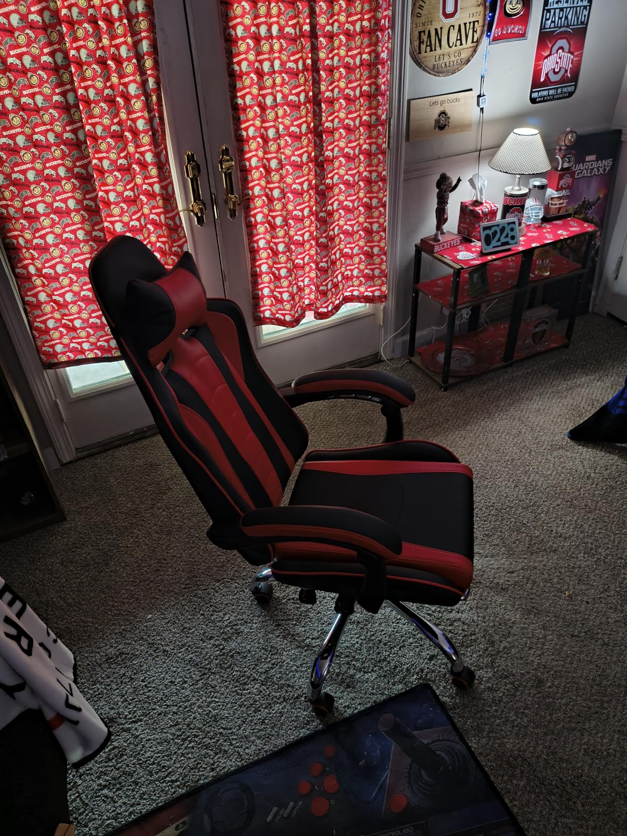 Yaheetech Gaming Chair, Video Game Chair with Massage Lumbar Support and Footrest Height Adjustable Ergonomic Computer Gaming Chair with Swivel Seat and Headrest, Black/White customer photo 1