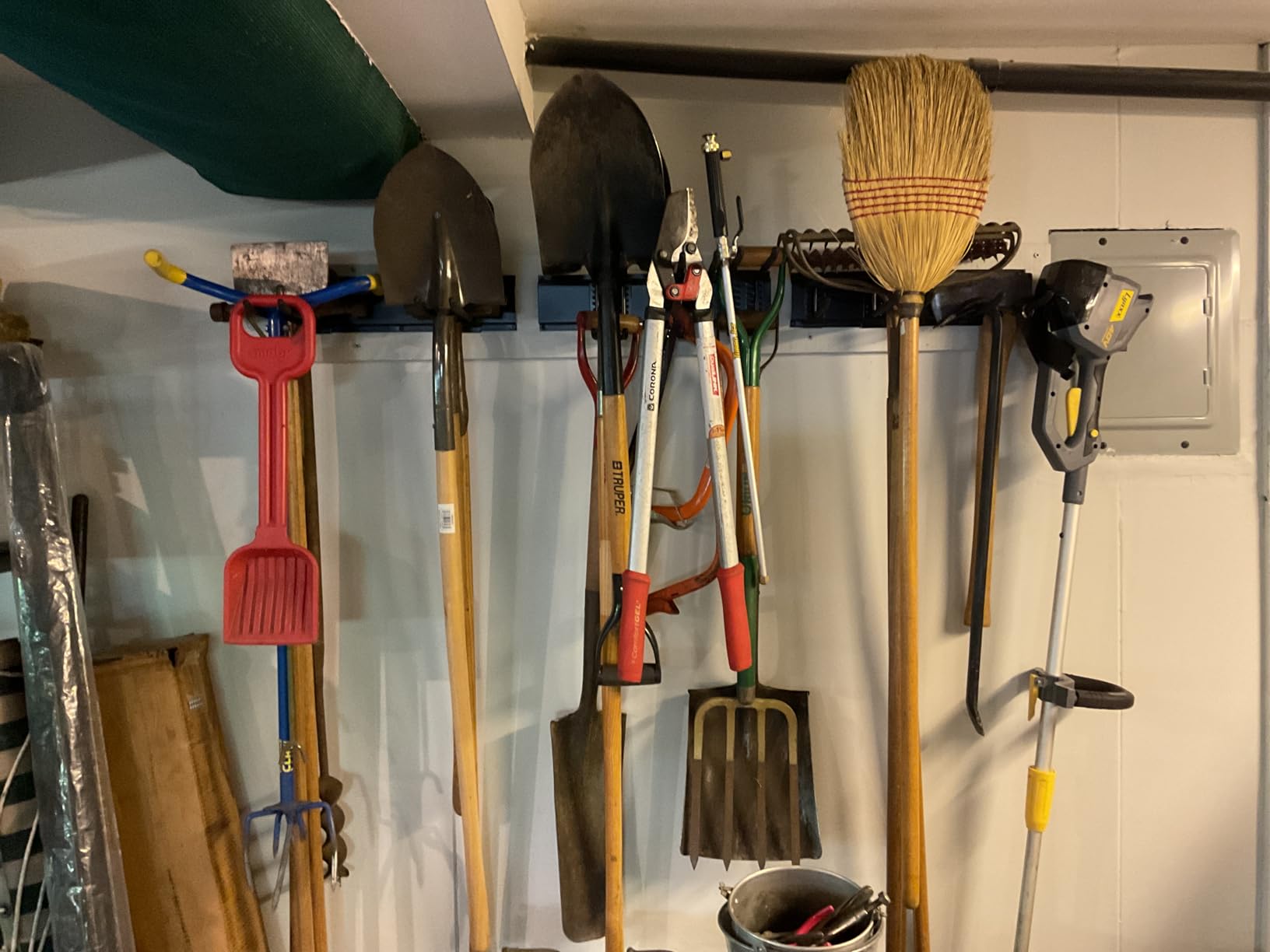 klasit Garage Wall Organizer,15Pack Carries 675 lbs,Garden Tool Organizer 48in With Large Storage Space,Easy Assembly, Sturdy Design,for Efficient Tool Storage Garage Organization customer photo 1