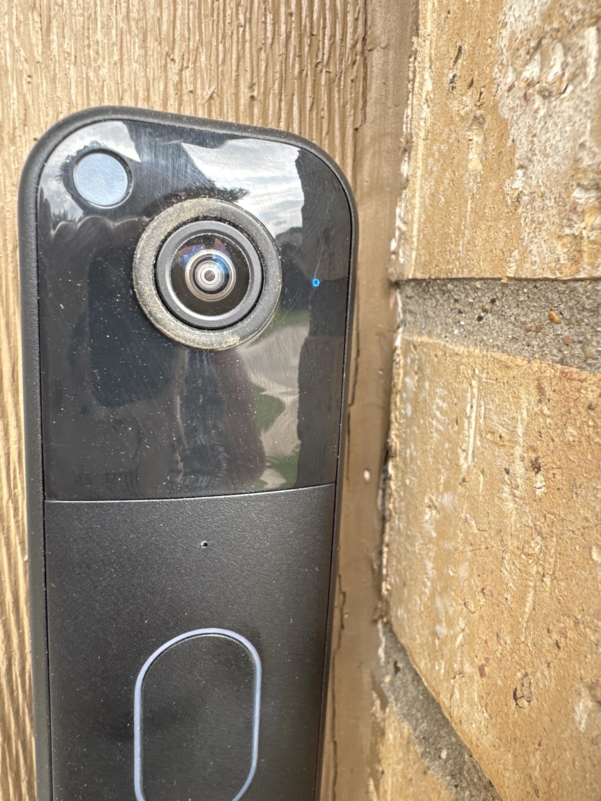Blink Video Doorbell (newest model) - Head-to-toe HD view, two-year battery life, and simple setup. Sync Module Core included - System (Black) customer photo 2