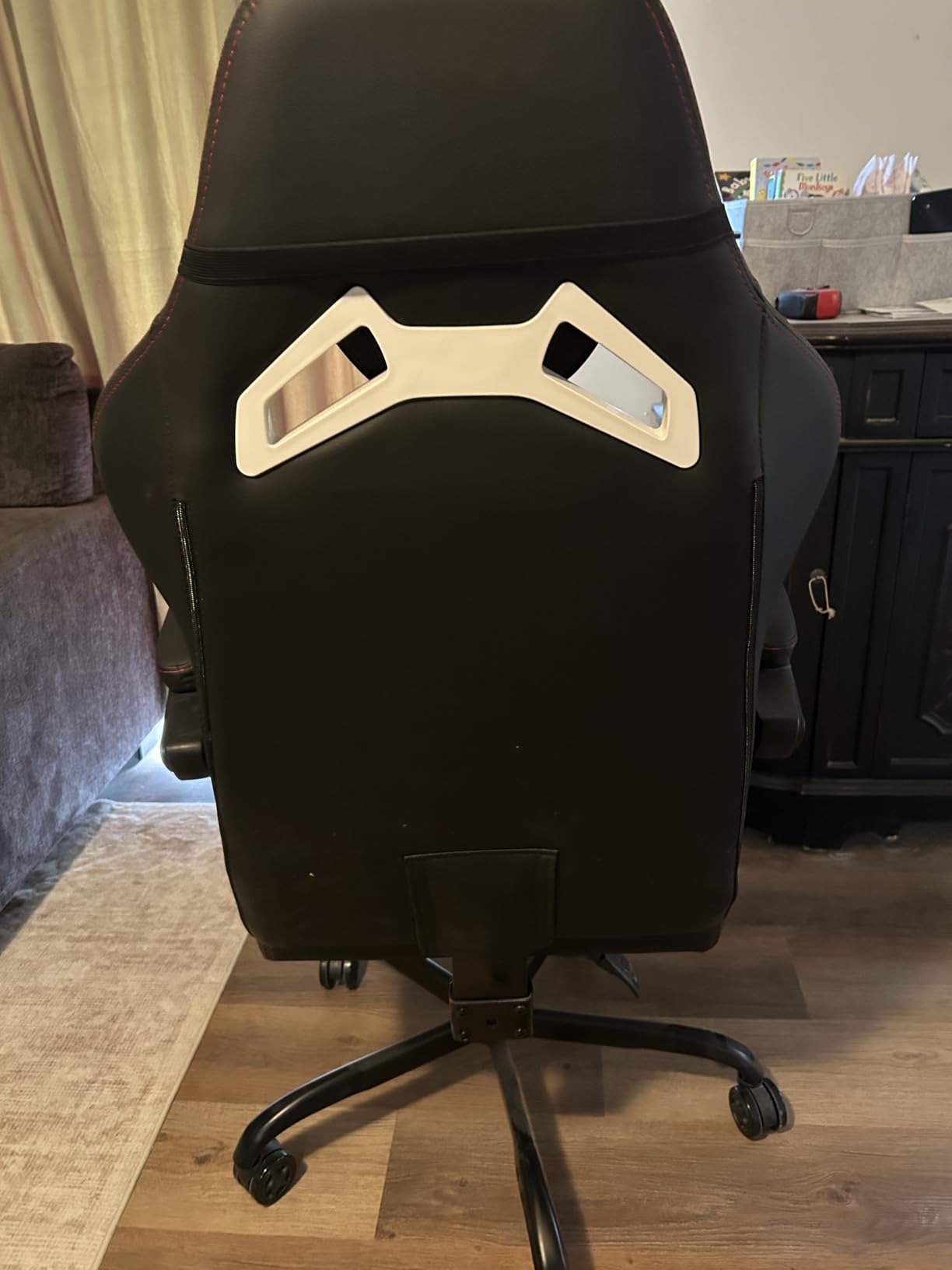 VITESSE Big and Tall Gaming Chair 400lb Weight Capacity with Footrest, Ergonomic Video Game Chair for Adults with Oversized Headrest and Lumbar Pillow, Computer Chair Gaming for Office (Black+Red) customer photo 2