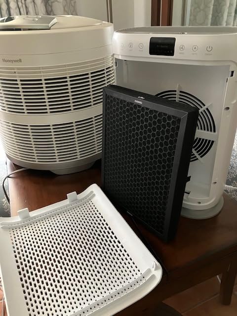 LUNINO H13 HEPA Air Purifier for Home Large Room up to 2400sq.ft with Air Quality Sensors, Aromatherapy Function, E-200 Black customer photo 2