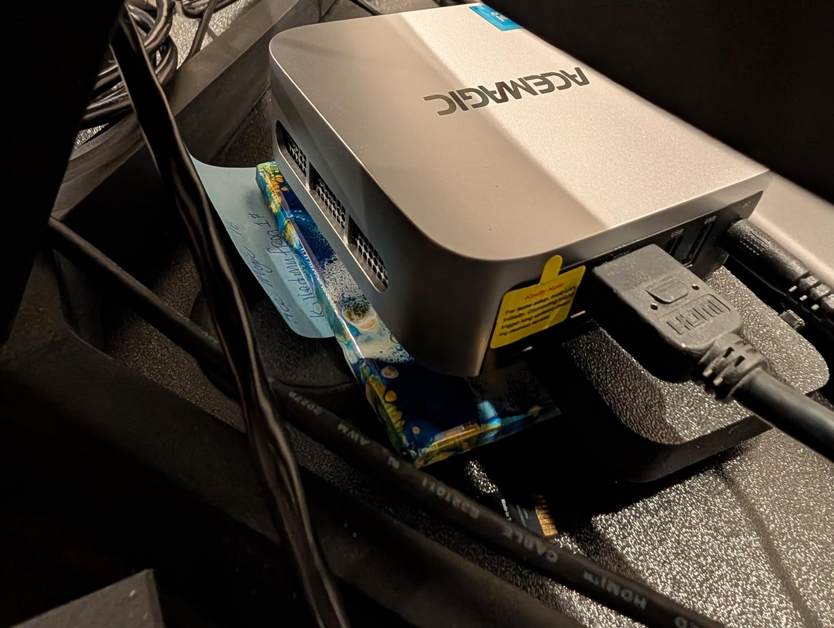 ACEMAGIC Mini PC Windows 11 Pro, AMD Ryzen 4300U (up to 3.7GHz), 16GB DDR4 RAM / 512GB SSD, 4K Triple Display / 2.5G LAN / WiFi / BT customer photo 1