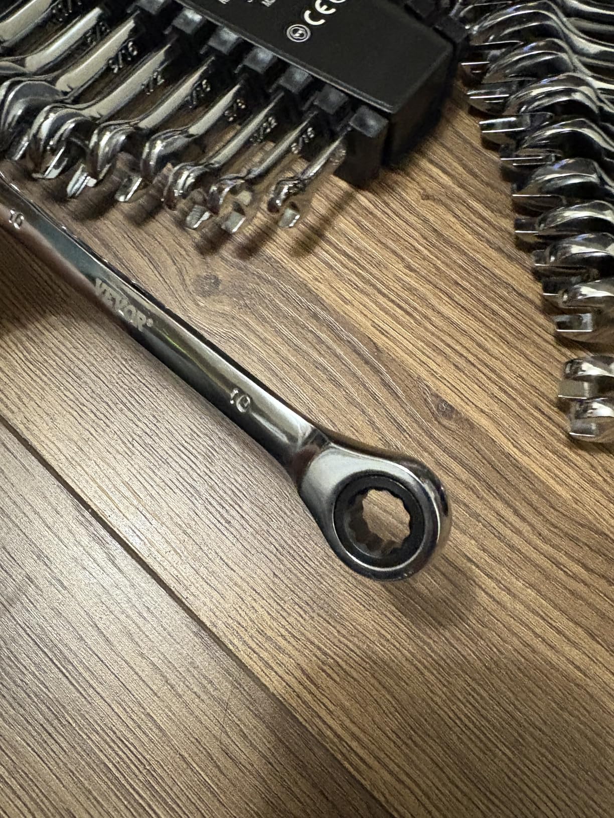 VEVOR Combination Wrench Set, 30-Piece Ratcheting Wrench Set with Organizer Rack, Cr-V Steel Wrench Set SAE 1/4