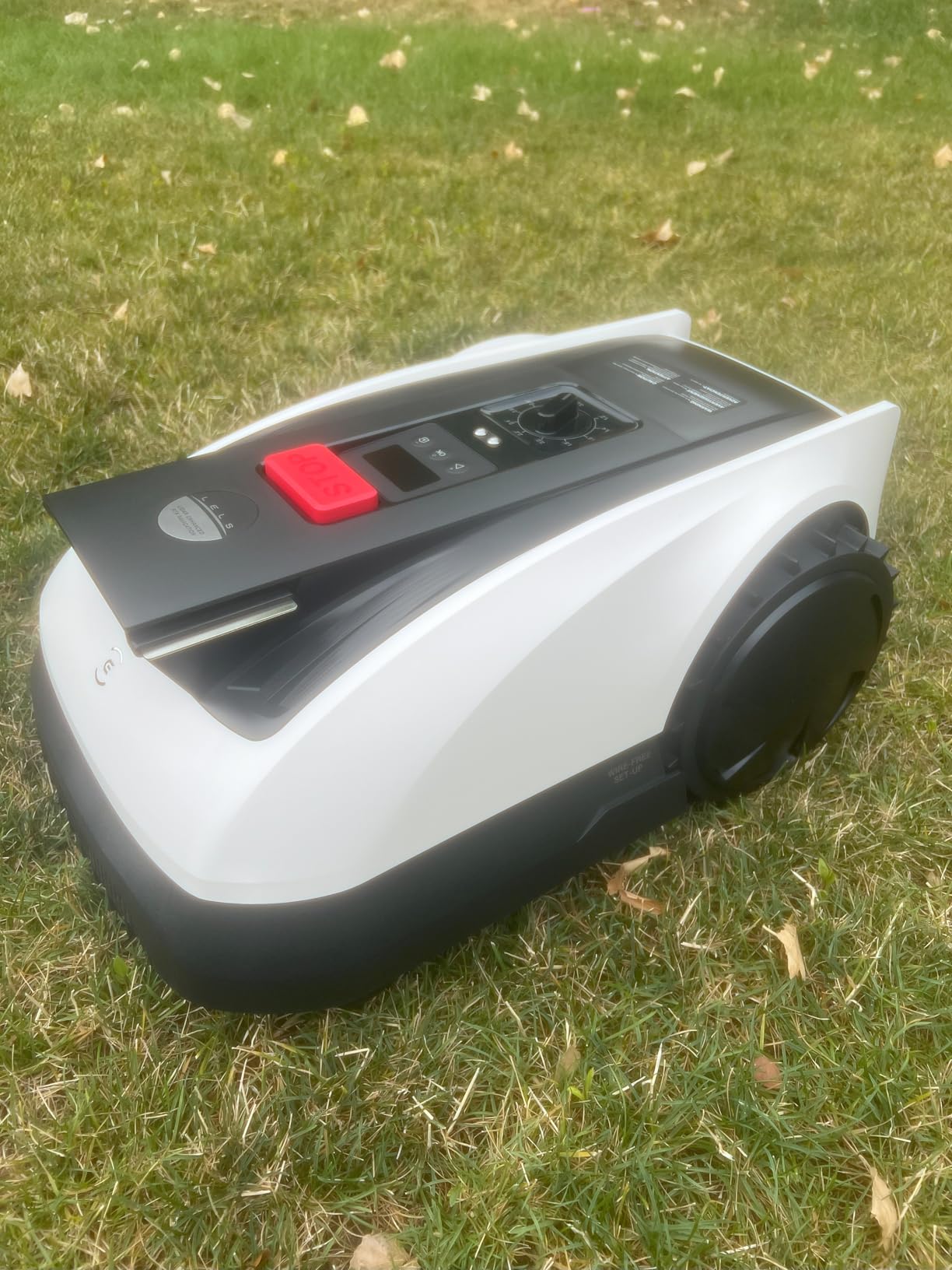 ECOVACS Goat O1000 RTK Robot Lawn Mower, Perimeter Wire Free Vision Robotic Lawnmower for 1/4 Acres Lawn, Automated Mapping, APP Control, 3D Obstacle Avoidance, Zero-Edge Cutting customer photo 2