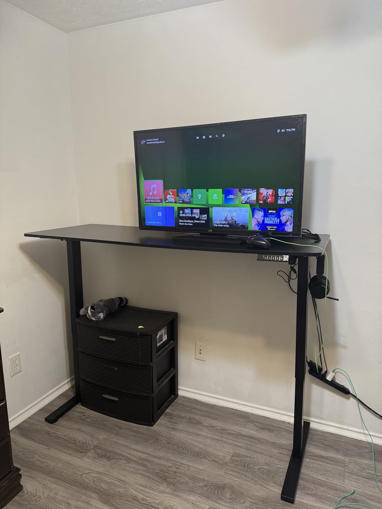 SANODESK Dual Motor Electric Standing Desk 71 x 32 Inches, Height Adjustable Sit Stand Desk with Large Splice Board for Home Office, Computer Workstation, Study & Gaming, Black Frame/Black Top customer photo 2