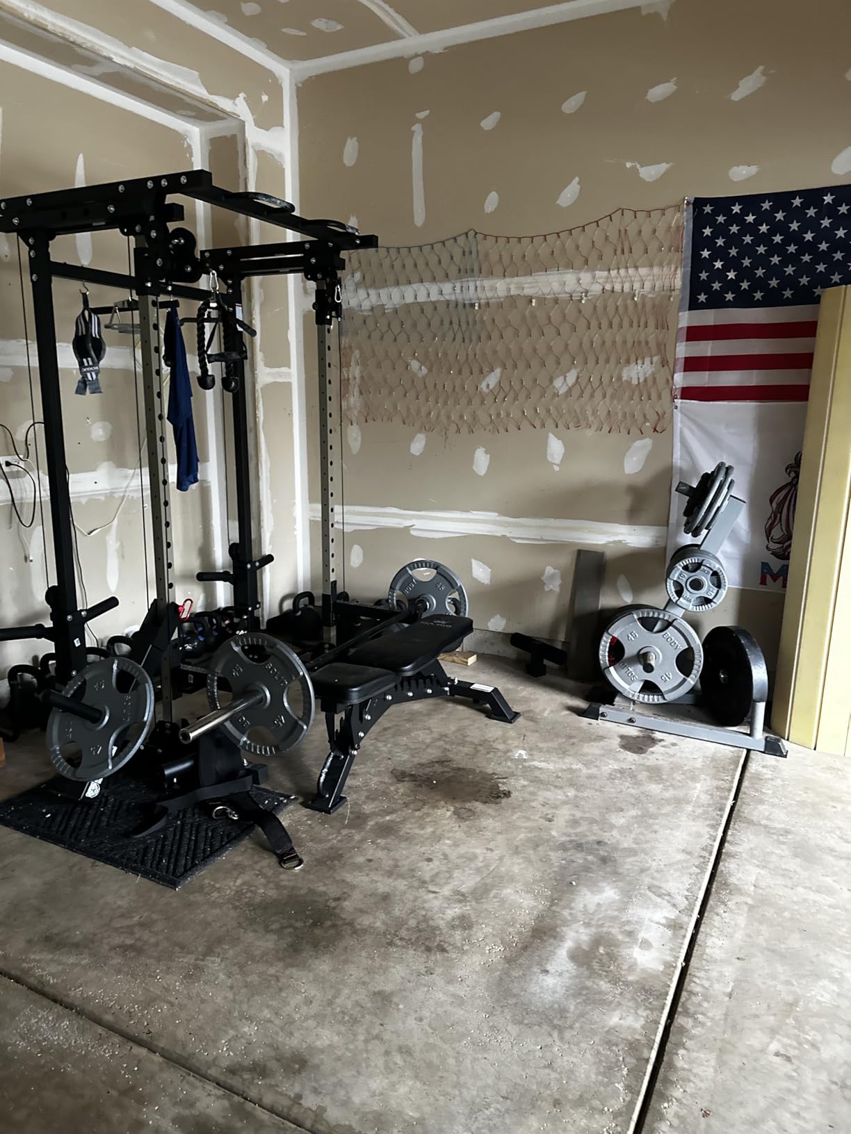 MAJOR FITNESS Drone3 Power Rack, 2500lbs Multi-Function Home Gym Squat Rack with Dual Pulley System customer photo 2