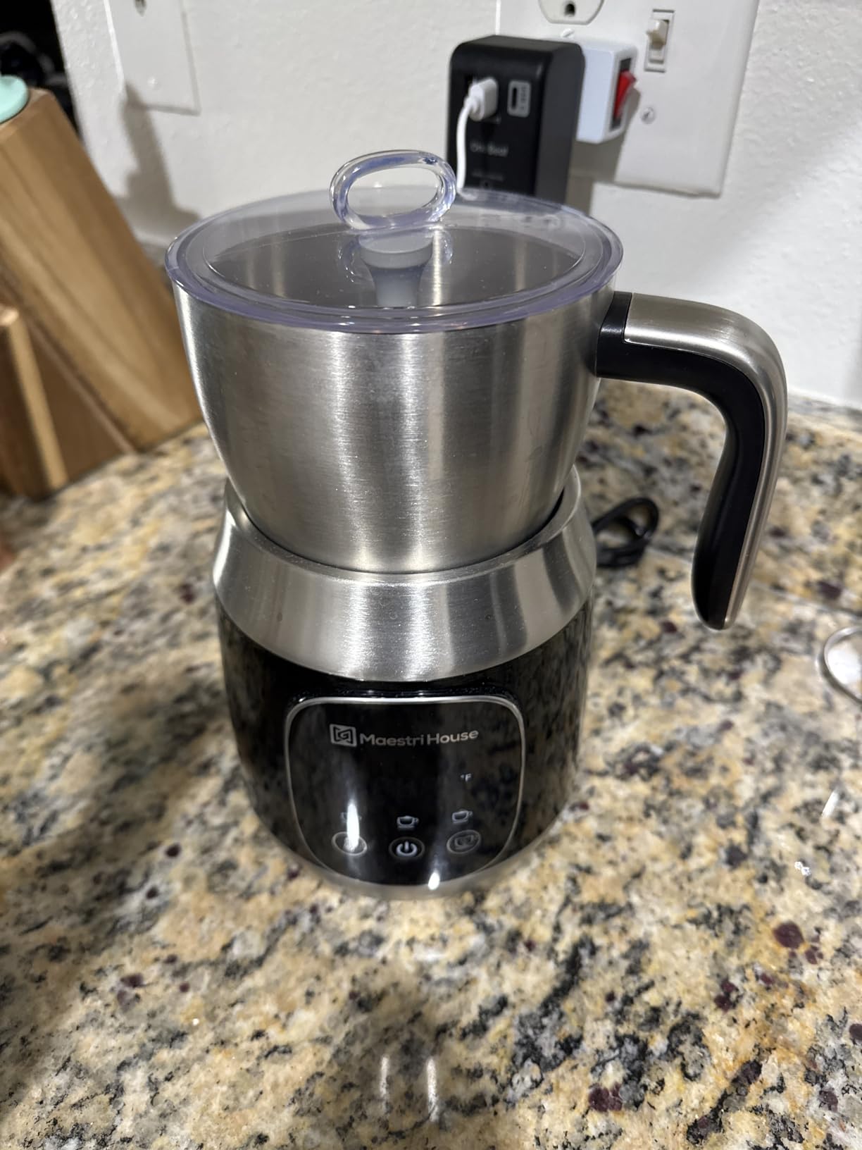 Maestri House Milk Frother, Variable Temp and Froth Thickness DualFro 600 Milk Frother Steamer, 21OZ Smart Touch Control Milk Warmer, Dishwasher Safe, Memory Function for Latte&Hot Chocolate (Black) customer photo 2