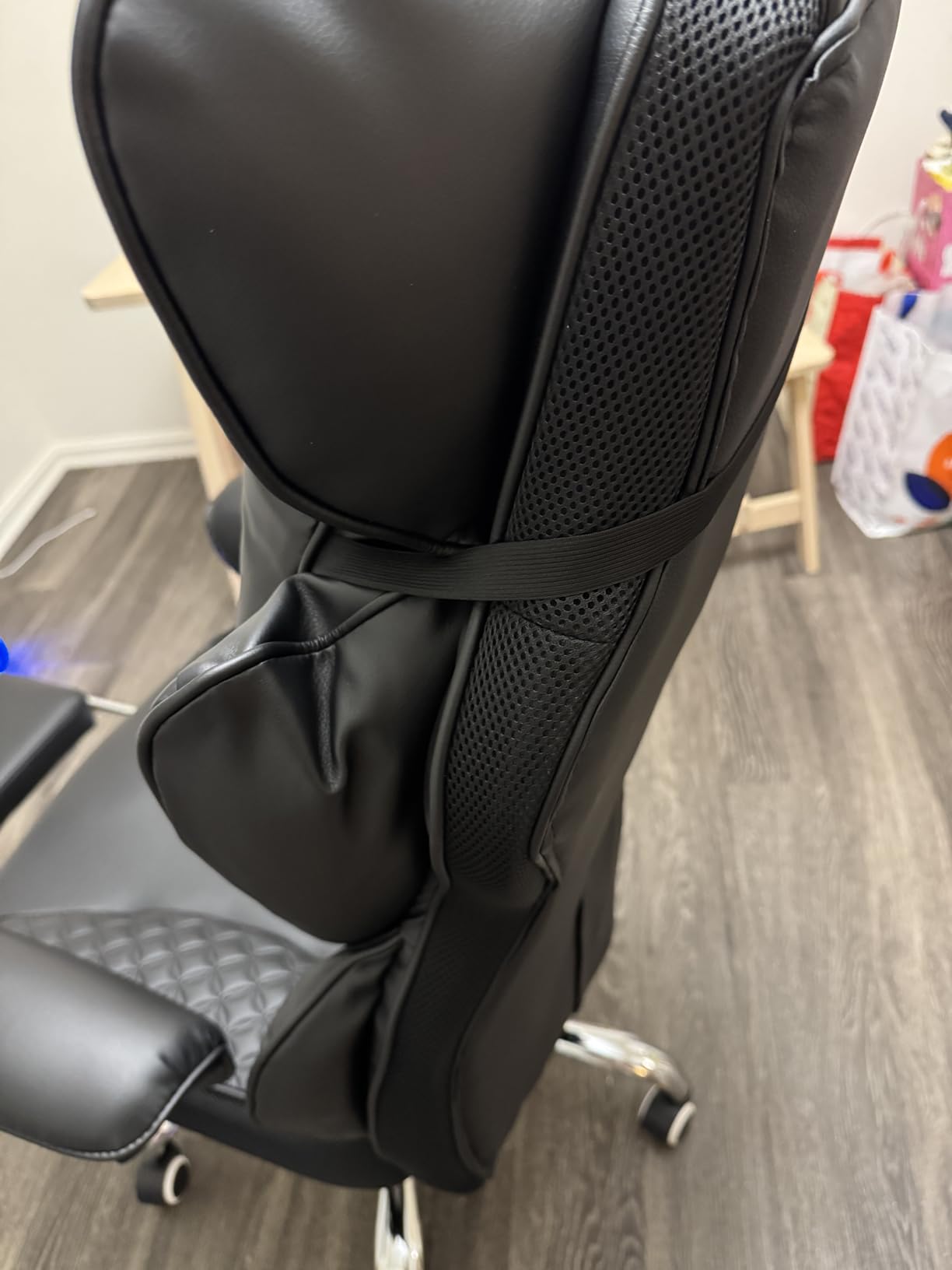 COMHOMA Big and Tall Office Chair Heavy Duty Wide Ergonomic Gaming Chair with Deluxe Embossing Designed Leather with Foot Rest,150°Reclining Adjustable Armrests Pocket Spring Back Support and Pillow customer photo 2